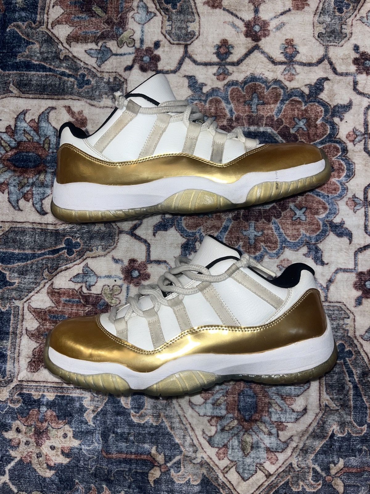 Jordan Brand Jordan 11 Closing Ceremonies Size US 9.5 / EU 42-43 - 2 Thumbnail