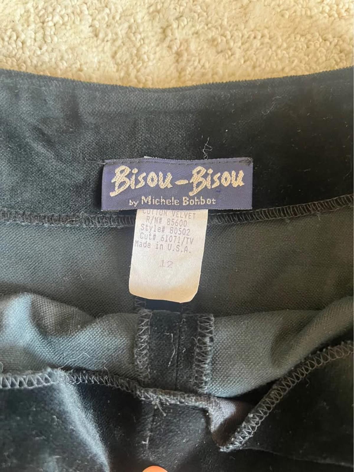Designer Vintage Bisou-Bisou Black Velvet Shorts–Made in USA(Size 12) Size 34" / US 12 / IT 48 - 2 Thumbnail