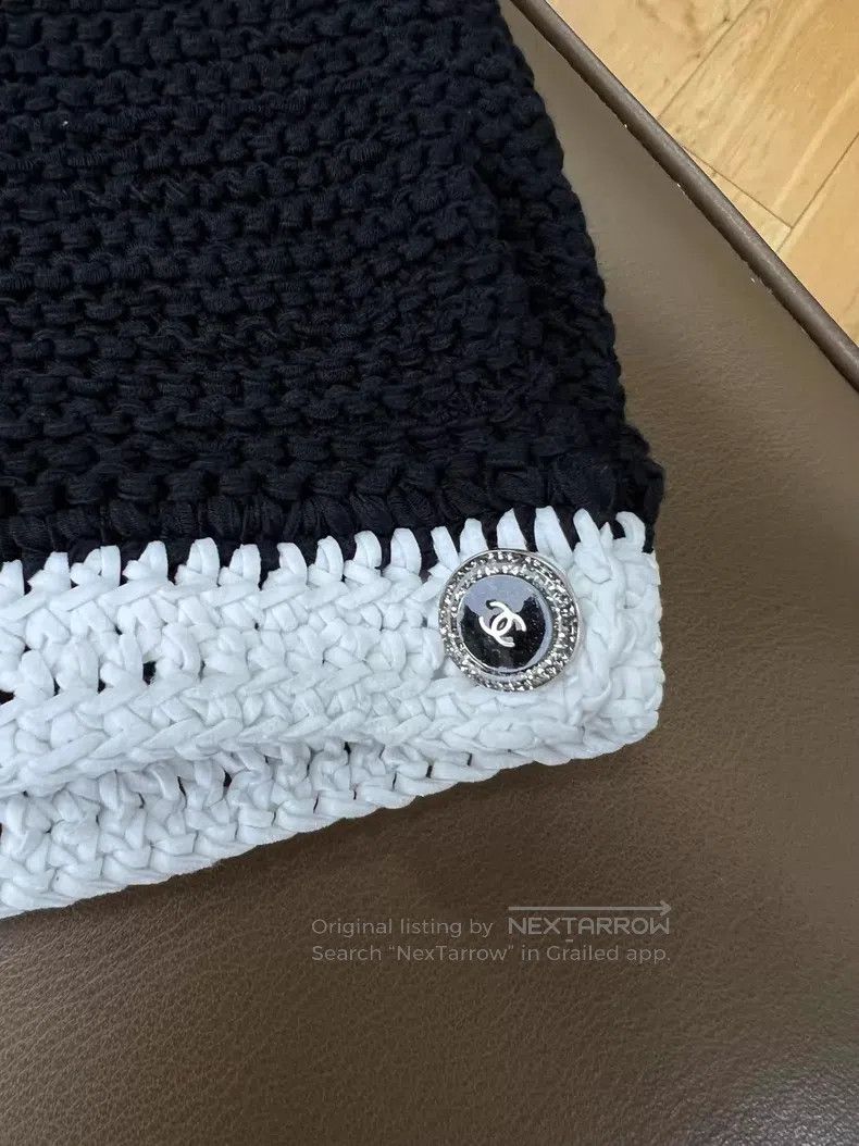 Chanel Chanel Classic black and white short-sleeved knitted cardi Size XS / US 0-2 / IT 36-38 - 7 Thumbnail