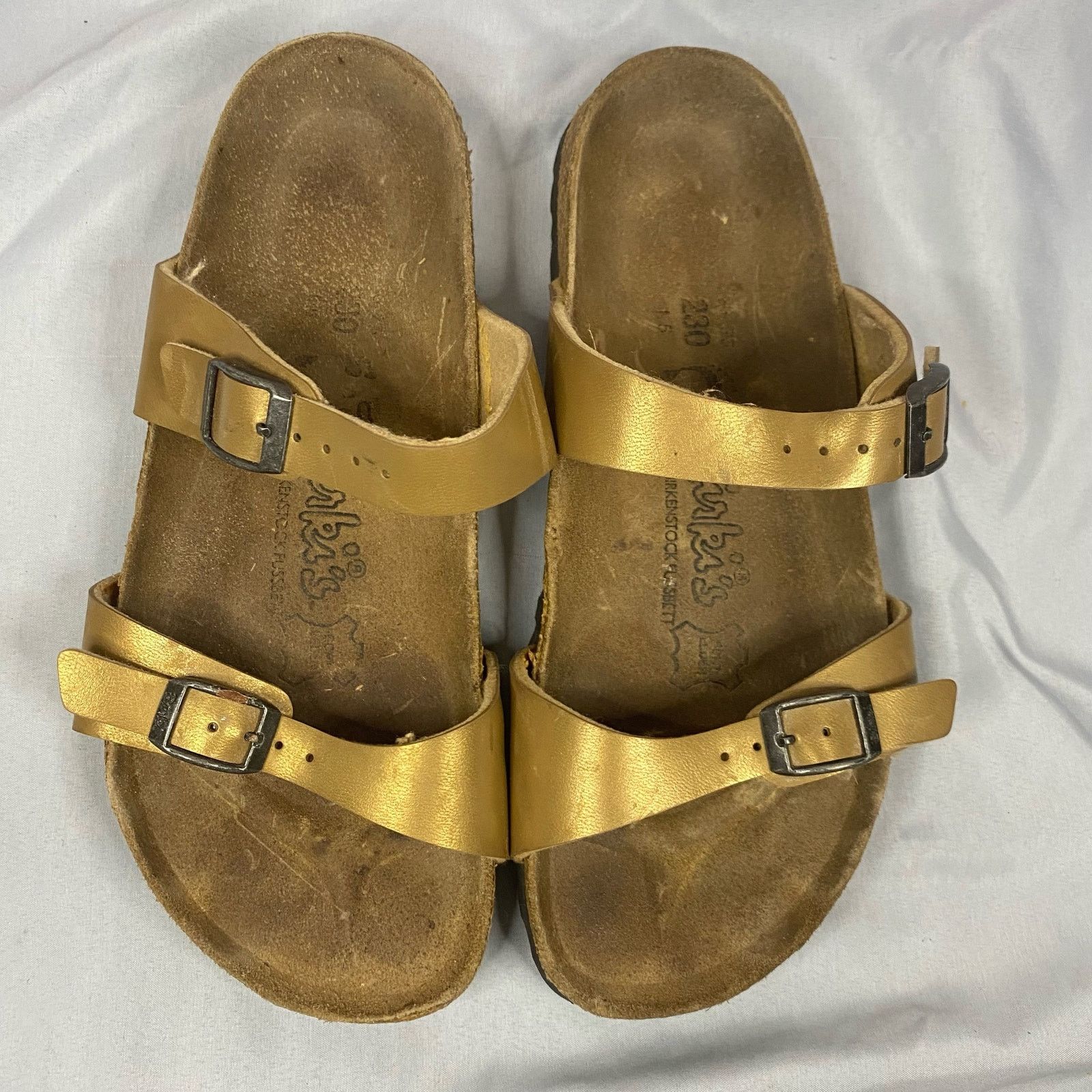Birkenstock Birkenstock Birkis Gold Pebble Leather Soft Footbed Size 7 Size US 7 / IT 37 - 4 Thumbnail