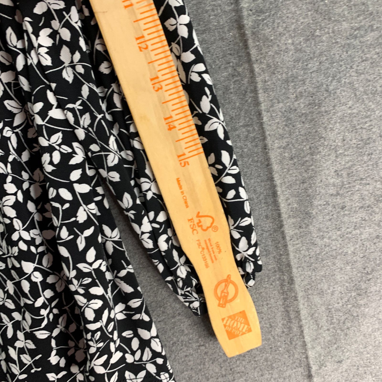 Vince Camuto Vince Camuto V neck Top Women Extra Small Floral Size XS / US 0-2 / IT 36-38 - 6 Thumbnail