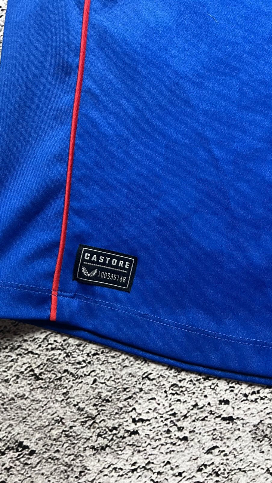 Castore 2022-2023 Glasgow Rangers castore jersey Size US L / EU 52-54 / 3 - 4 Thumbnail