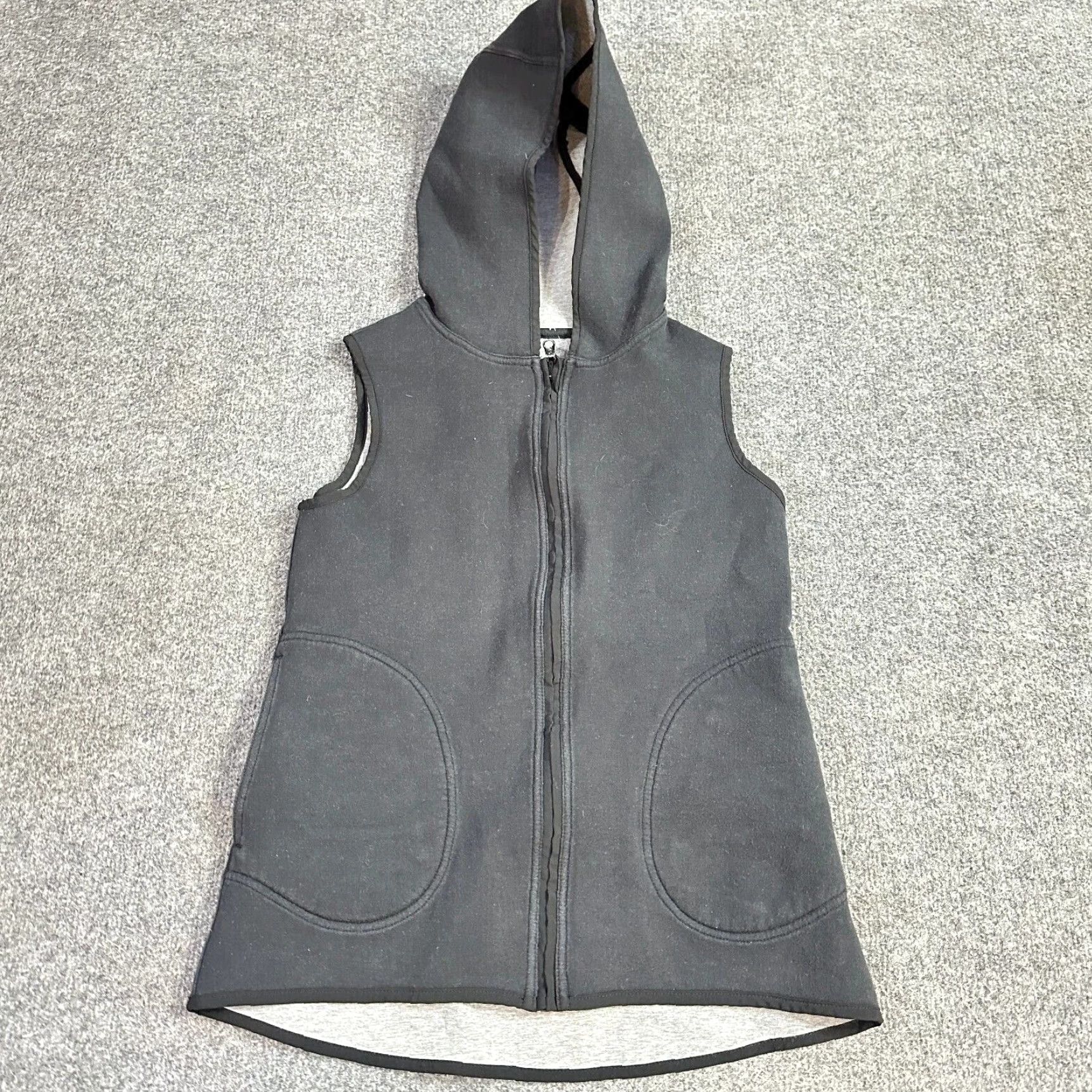 Lululemon Lululemon Vest Small Gray Hooded Reversible Insculpt Jacket Women's S Gray Reversible Activewear 2000s? Size S / US 4 / IT 40 - 8 Thumbnail