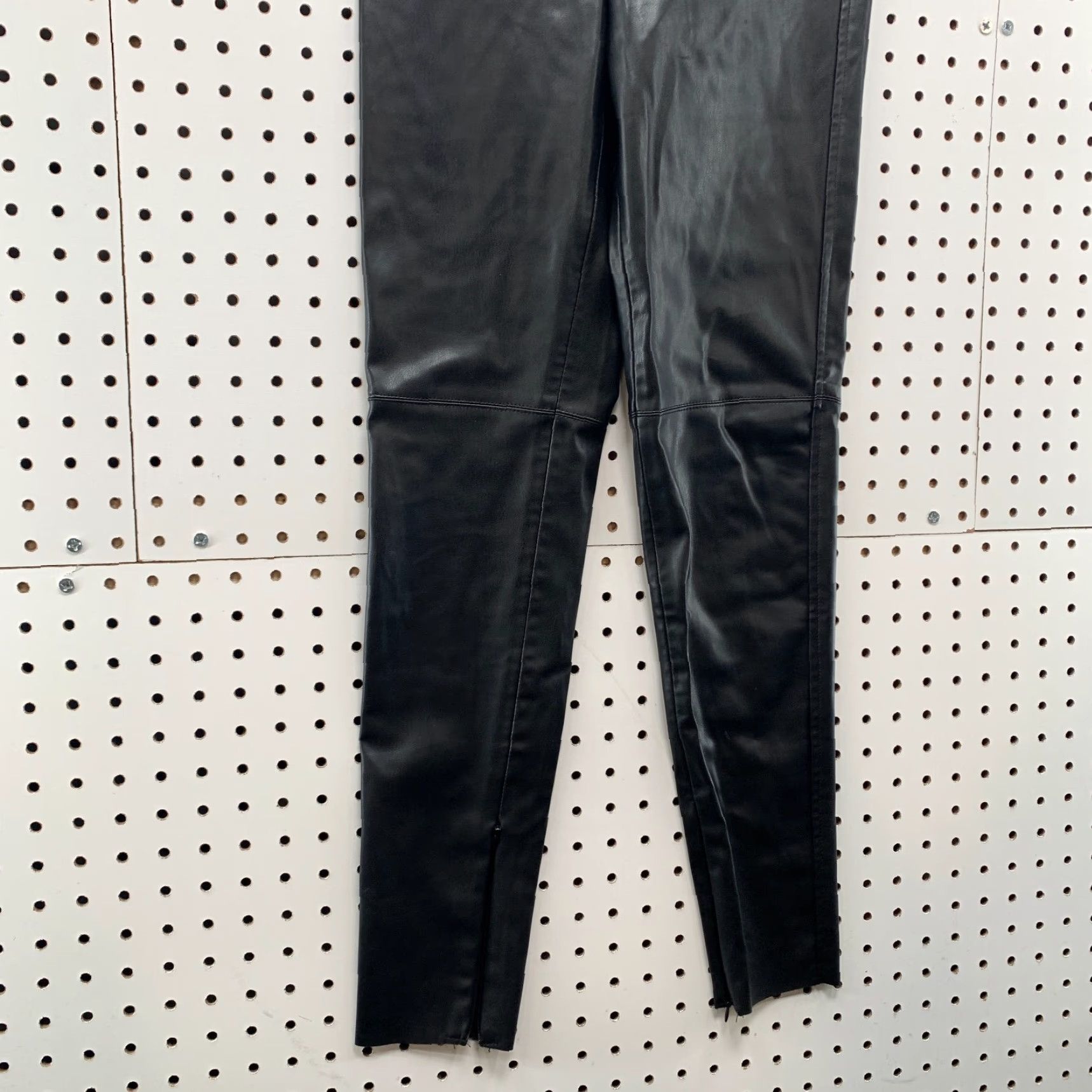 Zara Zara Pants Womens XS Faux Leather Black Tapered 25x27 NWT Size 42" / US 20 - 6 Thumbnail