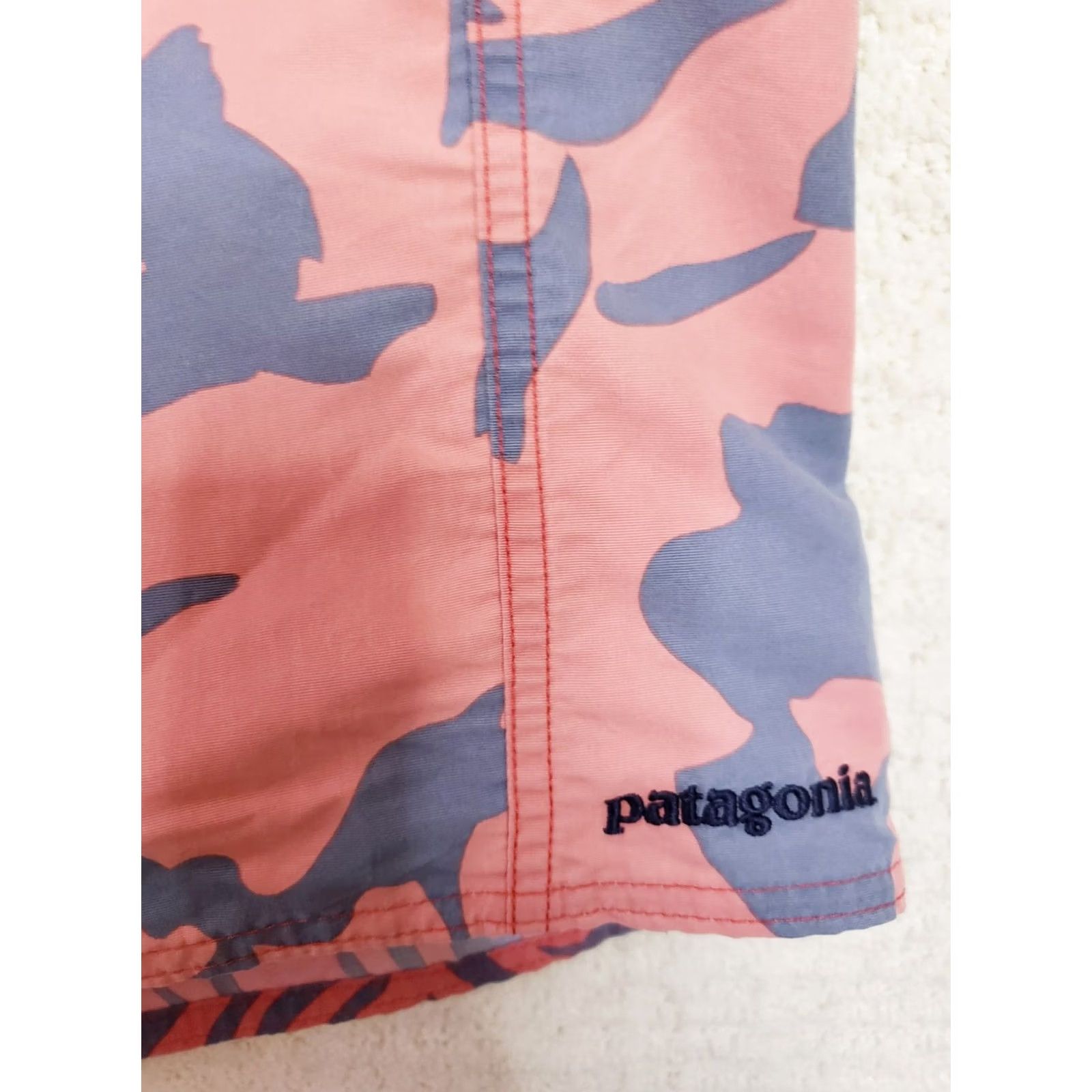 Patagonia Patagonia Board Shorts 36W 10L Pink Gray Floral Drawstring Pockets Quick Dry Nylon Men Sports Surf Tropical Vintage Size US 36 / EU 52 - 4 Thumbnail