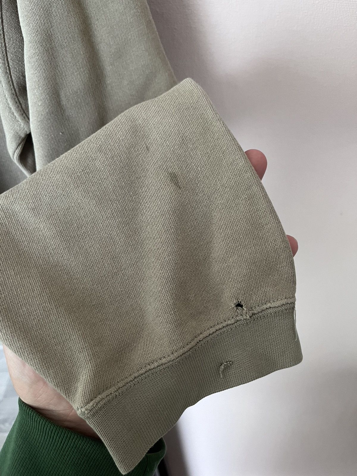 Nike Vintage NIKE Center Big Swoosh Embroidered Beige Sweatshirt Size US S / EU 44-46 / 1 - 3 Thumbnail