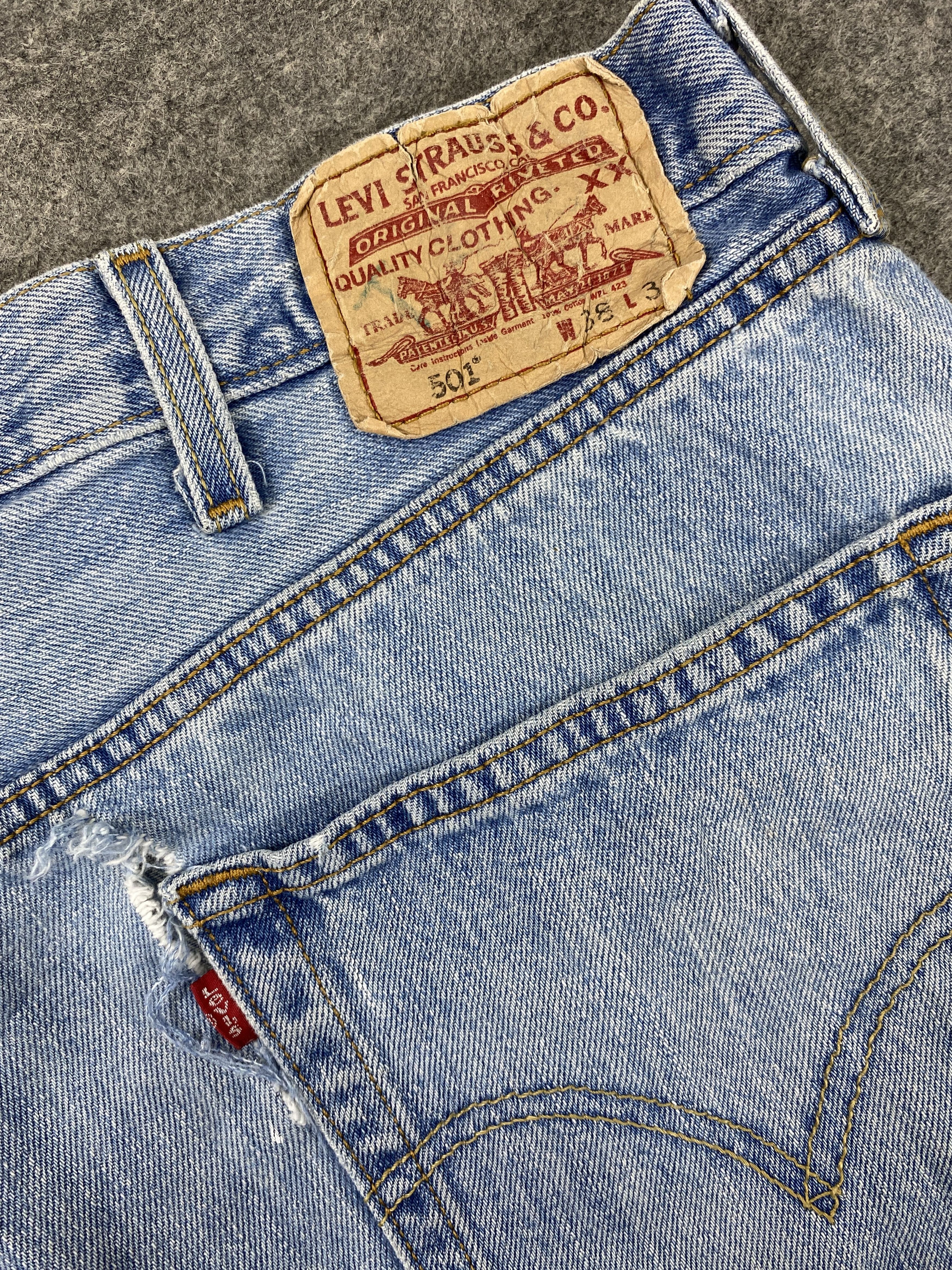 Levi's 90's Light Blue Vintage Levi's 501 Jeans 37x29 Denim -JN2428 Size US 37 - 12 Thumbnail