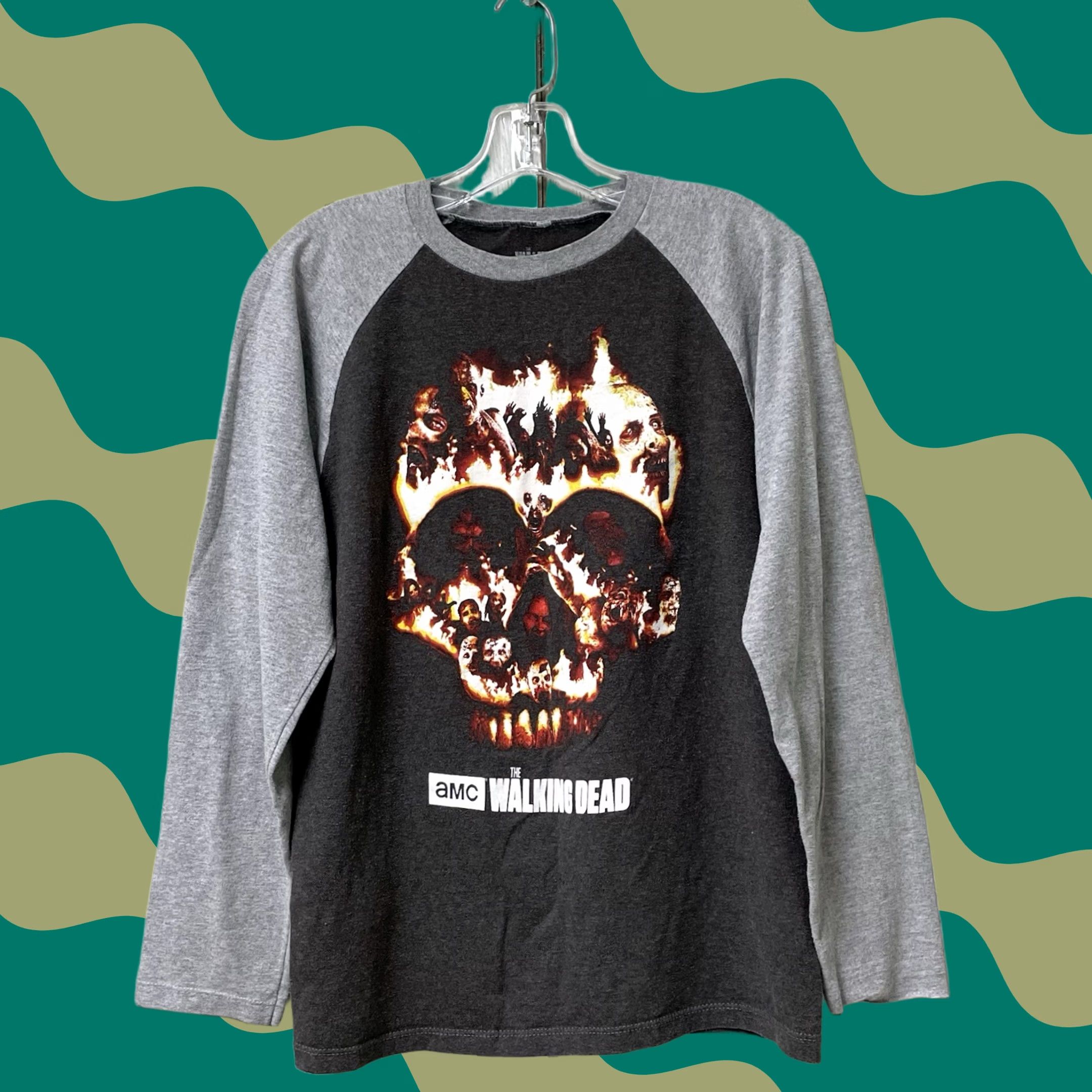OAMC AMC Women Gray The Walking Dead Skull Graphic Raglan Long Sleeve T-Shirt S Size S / US 4 / IT 40 - 1 Thumbnail