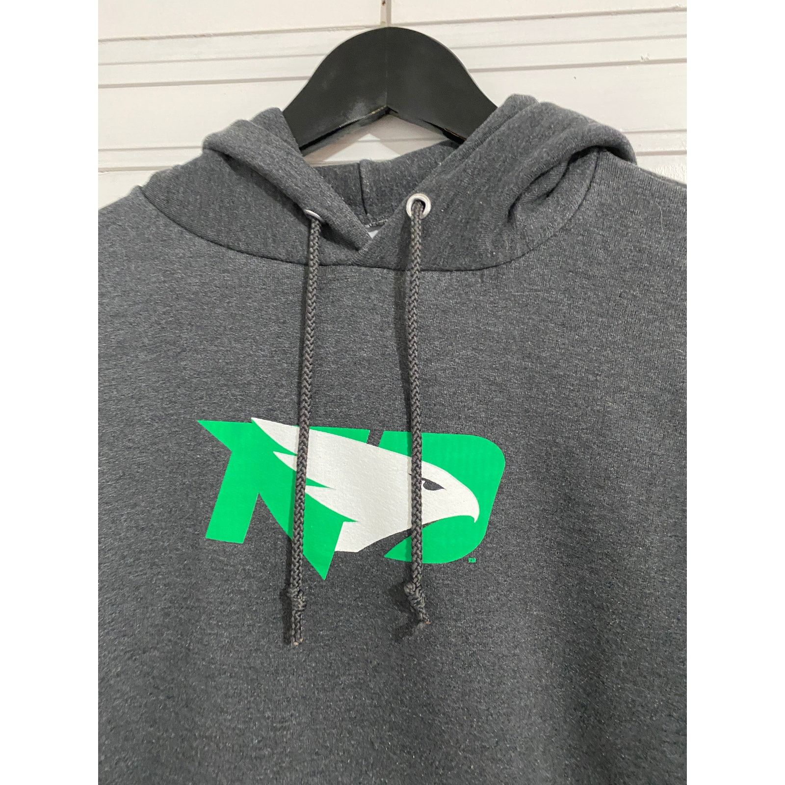 Champion University of North Dakota Fighting Hawks Hoodie Size Small Size US S / EU 44-46 / 1 - 2 Thumbnail