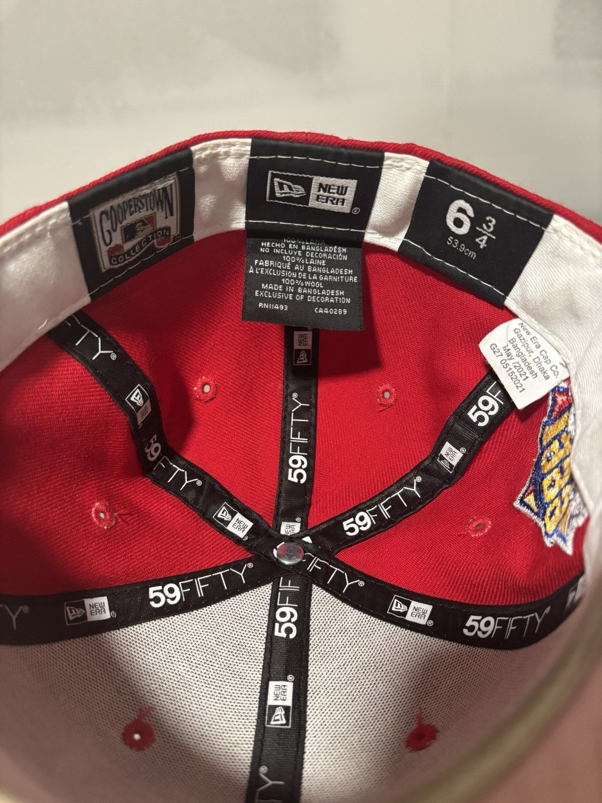 New Era × Vintage New York Yankees 1999 World Series Patch Fitted Baseball Hat Size ONE SIZE - 7 Thumbnail