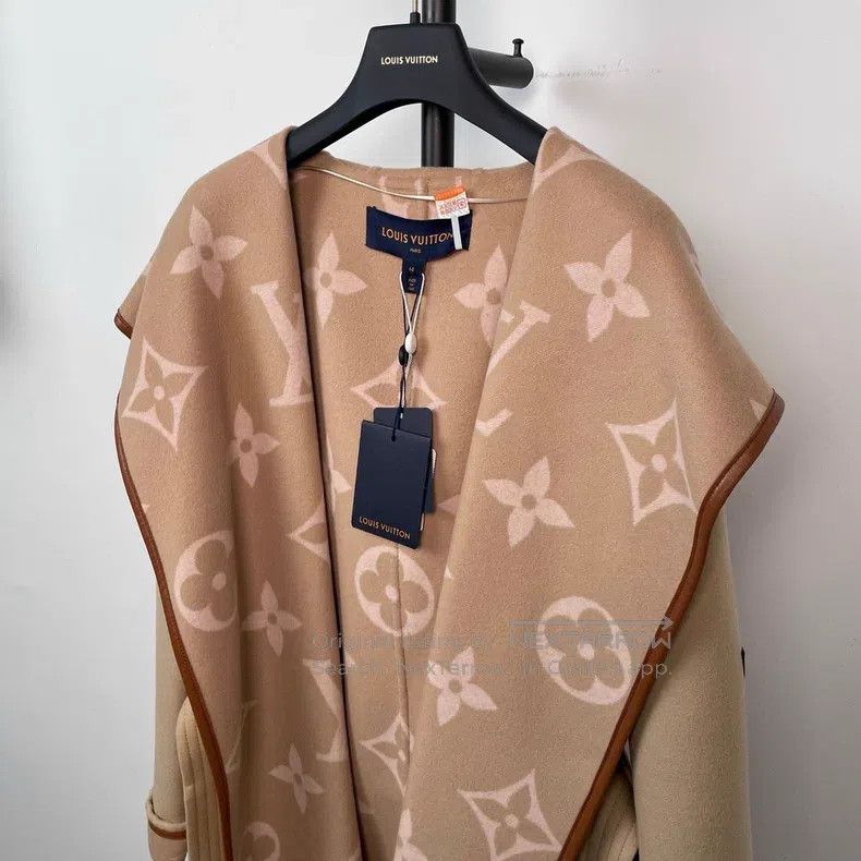 Louis Vuitton Louis Vuitton Cream presbyopic bathrobe coat Size M / US 6-8 / IT 42-44 - 3 Thumbnail