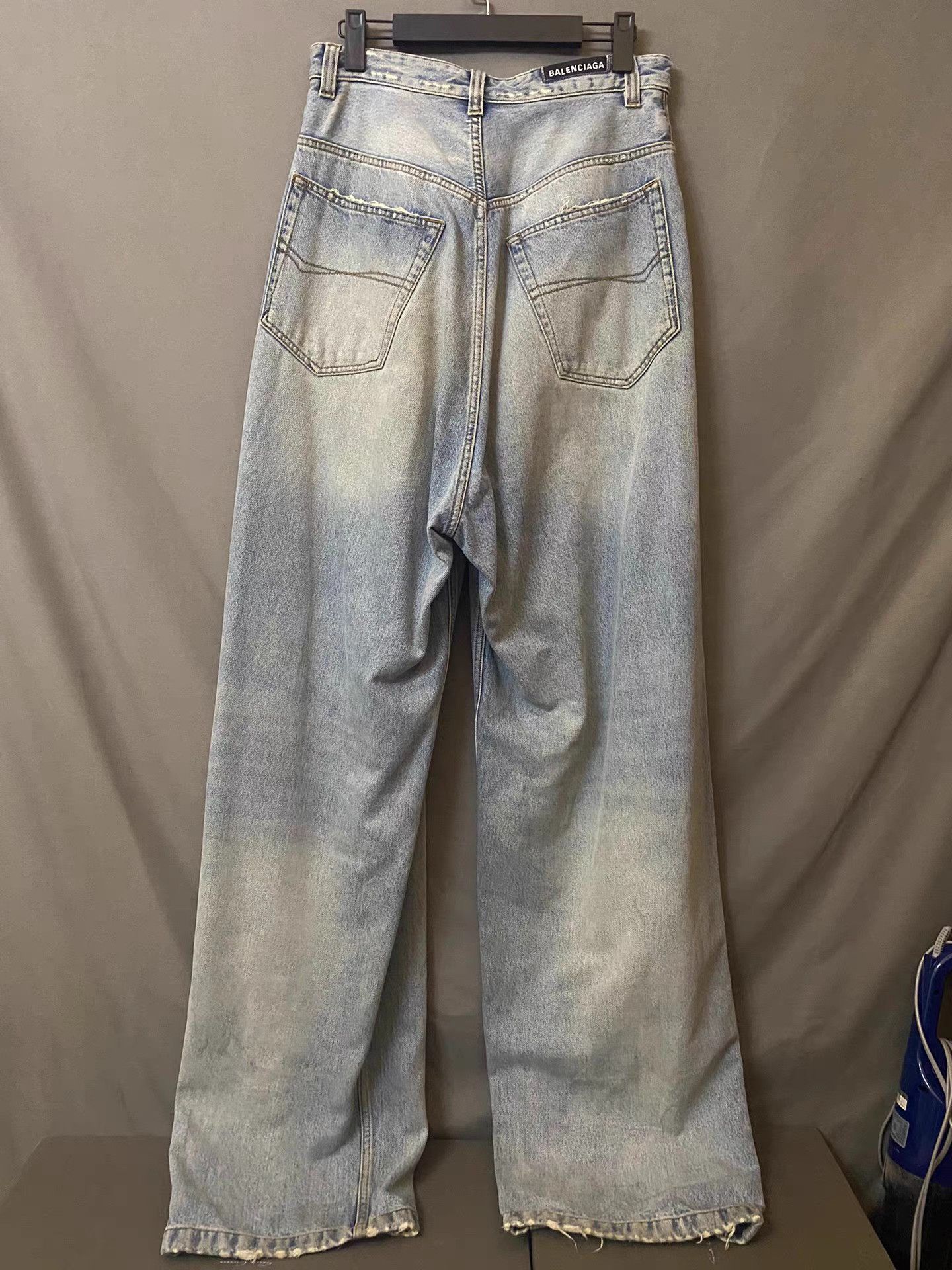 Balenciaga Balenciaga washed distressed wide-leg jeans Size US 29 - 2 Thumbnail
