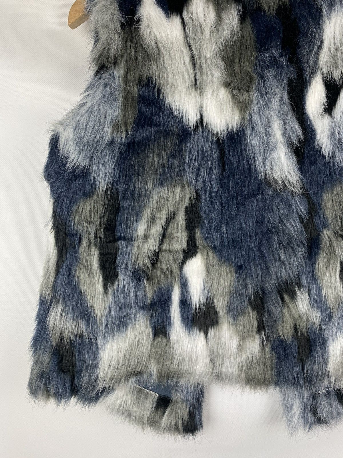 Armani Armani Jeans Ladies Faux Fur Sleeveless Vest Waistcoat Size M / US 6-8 / IT 42-44 - 17 Thumbnail