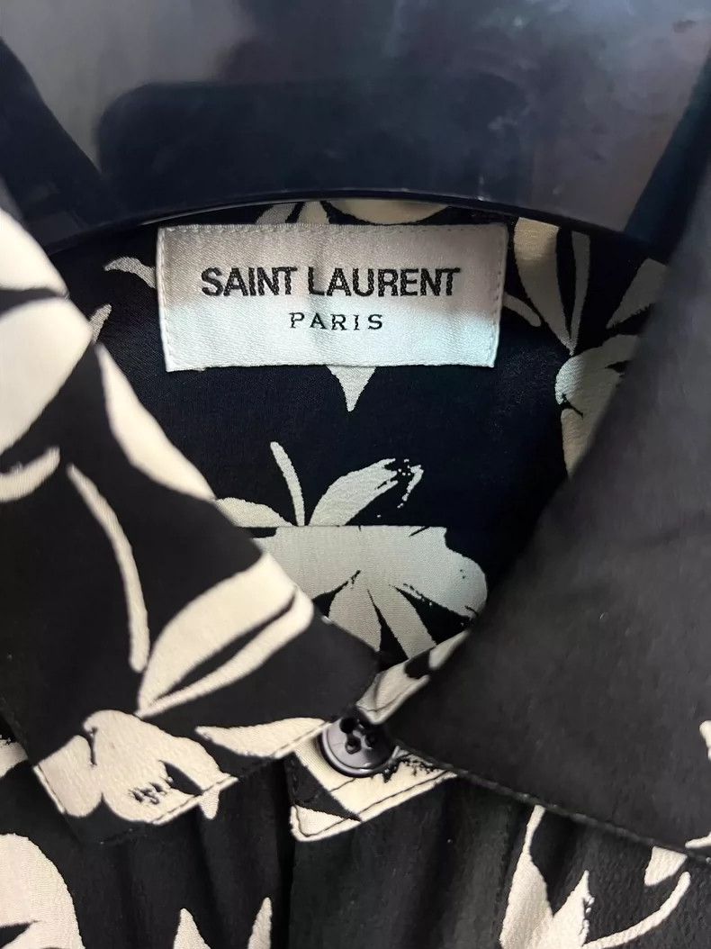 Saint Laurent Paris Saint Laurent Paris size 37 Black and white maple leaf pri Size US M / EU 48-50 / 2 - 3 Thumbnail