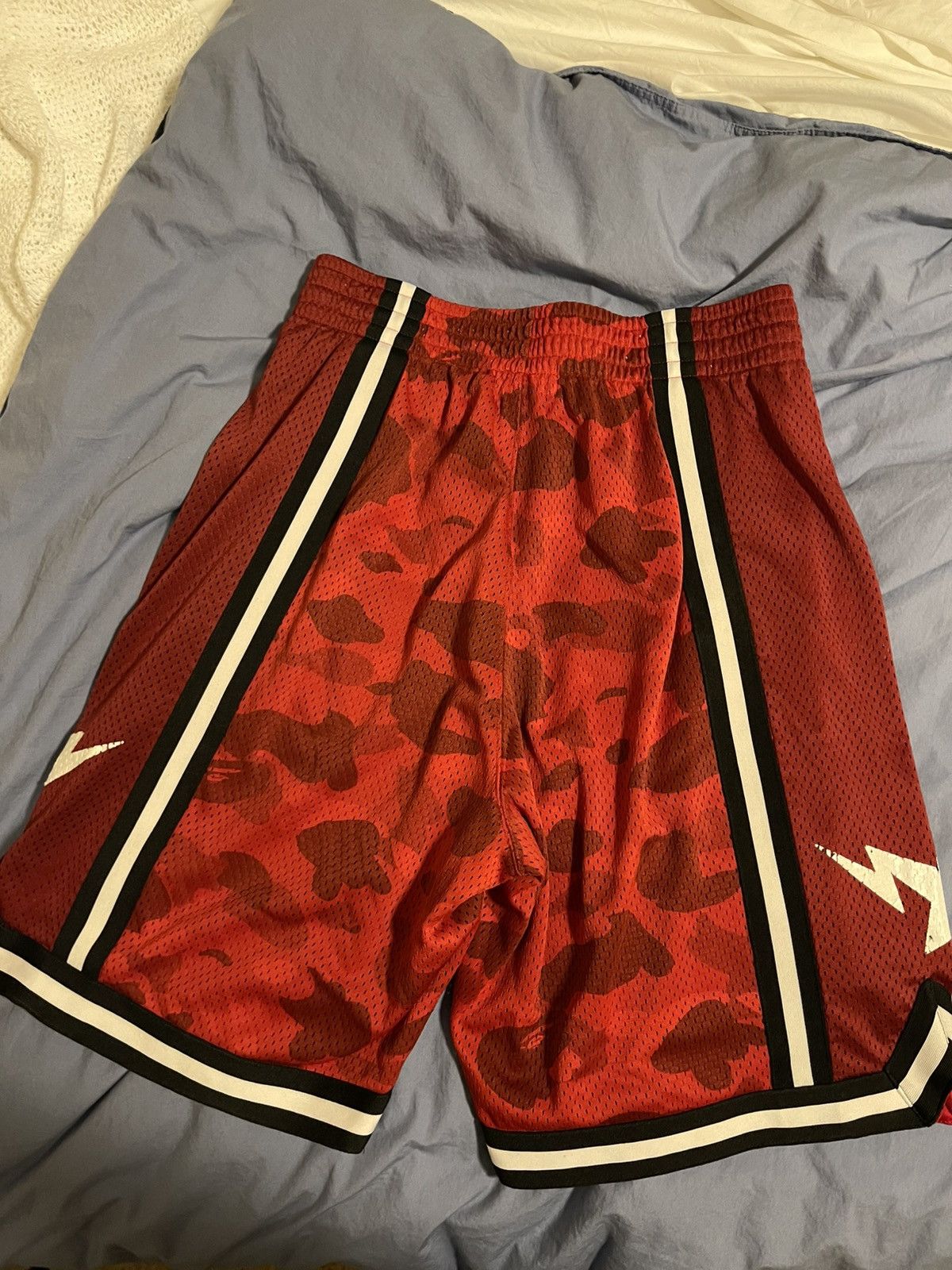 Bape Bape color camo wide basketball shorts Size US 34 / EU 50 - 2 Thumbnail