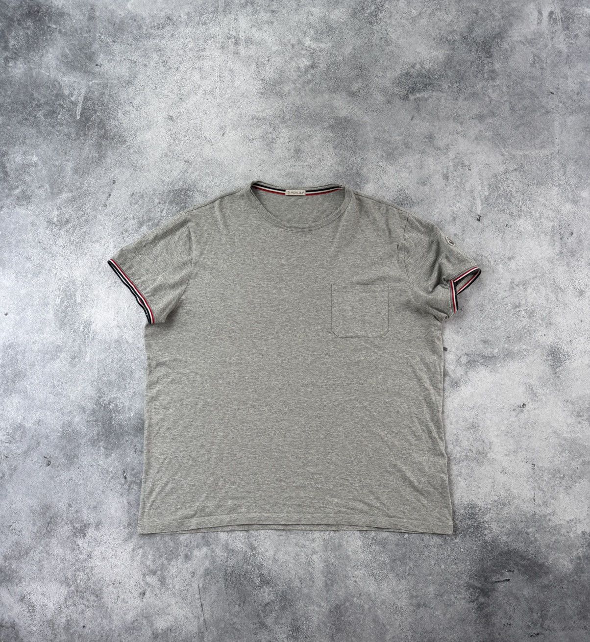 Moncler Moncler grey arm logo tee Size US XXL / EU 58 / 5 - 1 Thumbnail
