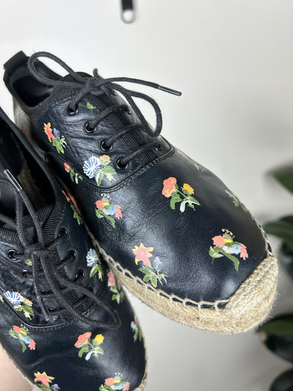 Saint Laurent Paris Saint Laurent Paris Black Floral Leather Oxford Espadrille Size US 9 / IT 39 - 3 Thumbnail