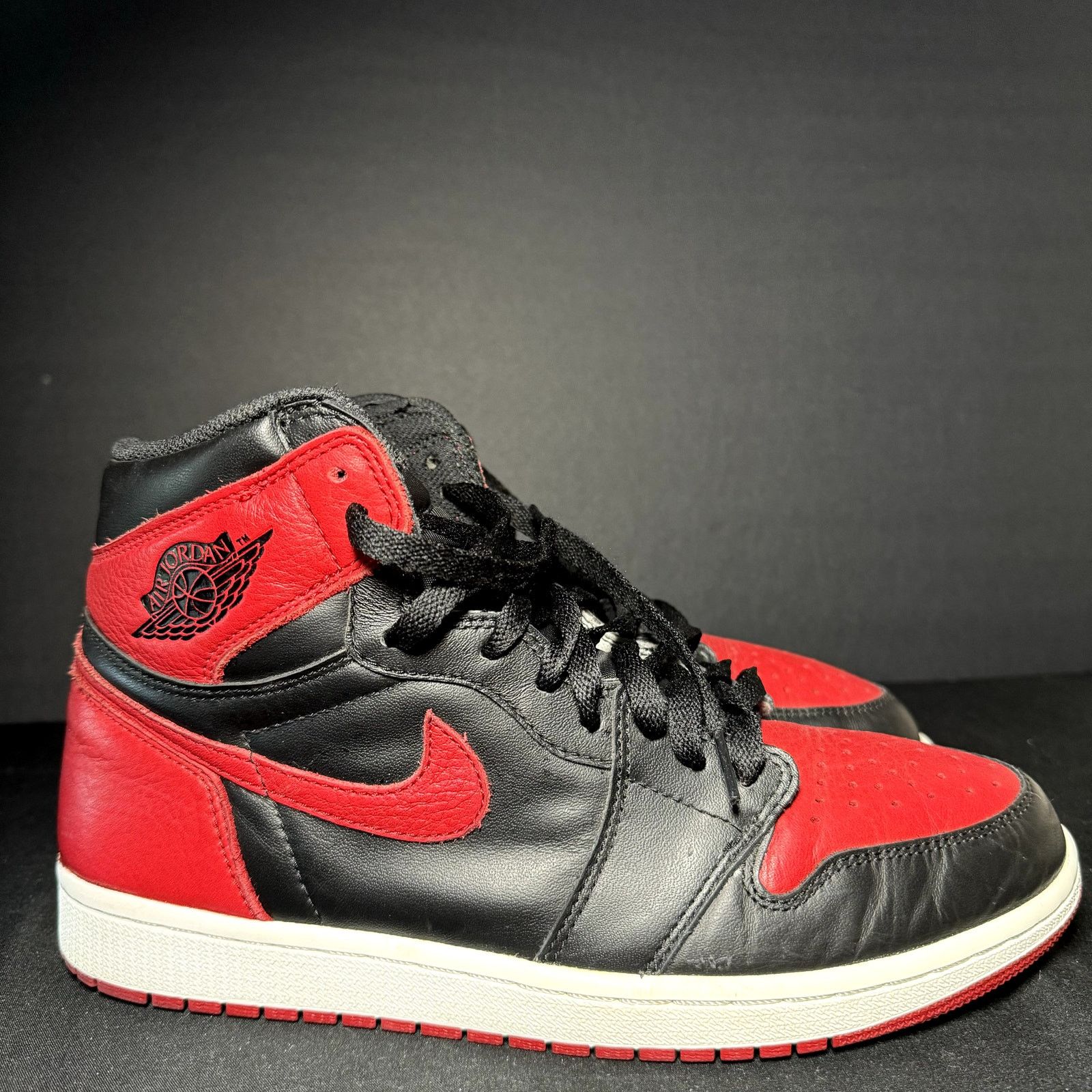 Jordan Brand × Nike Size 10 - Air Jordan 1 Retro High OG Banned 2016 Men's Shoes Size US 10 / EU 43 - 1 Thumbnail