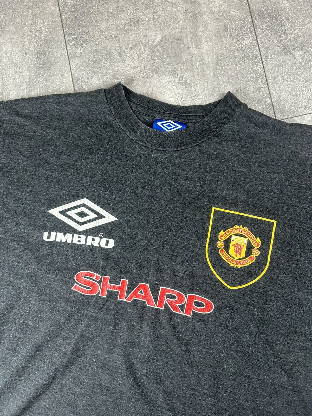 Umbro Umbro Manchester United 1995/96 Cotton Soccer T-Shirt Size US XL / EU 56 / 4 - 4 Thumbnail