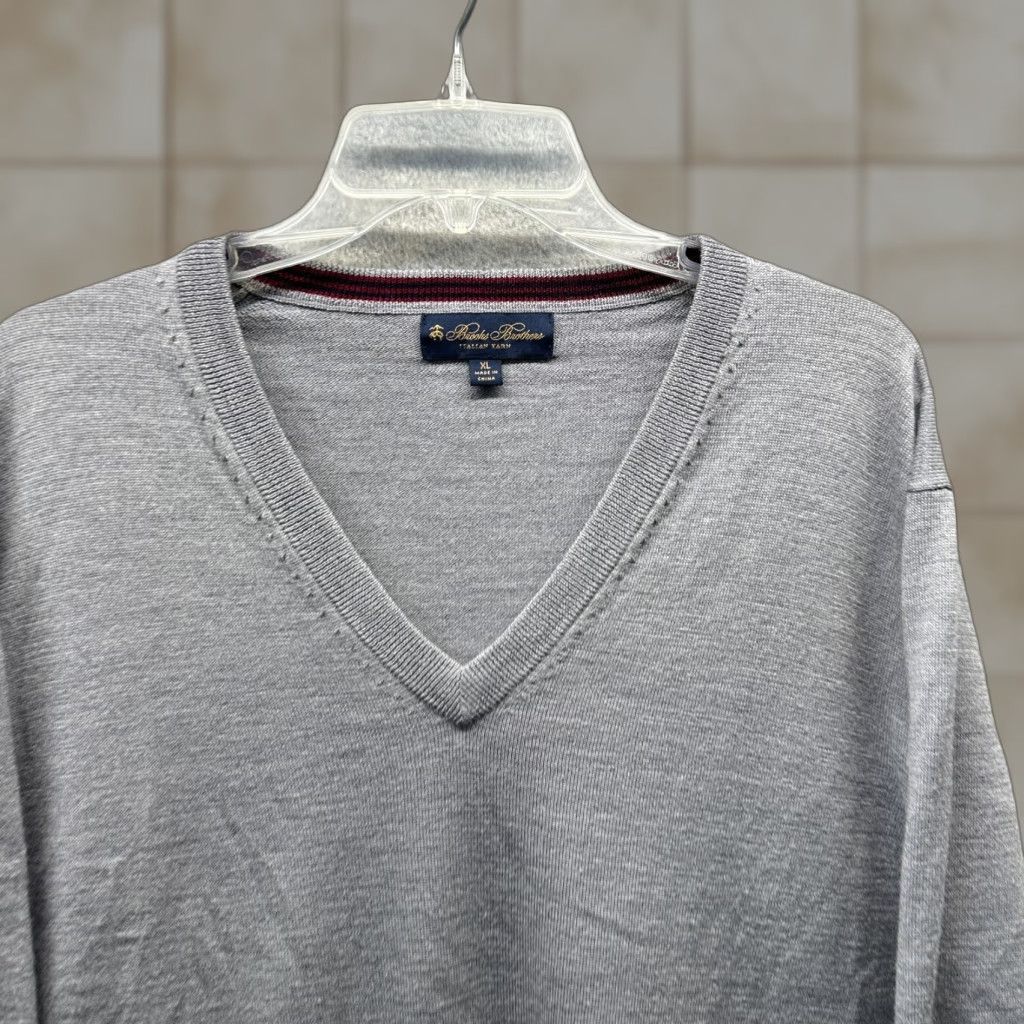 Brooks Brothers Brooks Brothers Sweater Mens XL Gray Wool V-Neck Pullover Knit Classic Preppy Shirt? Size US XL / EU 56 / 4 - 1 Thumbnail