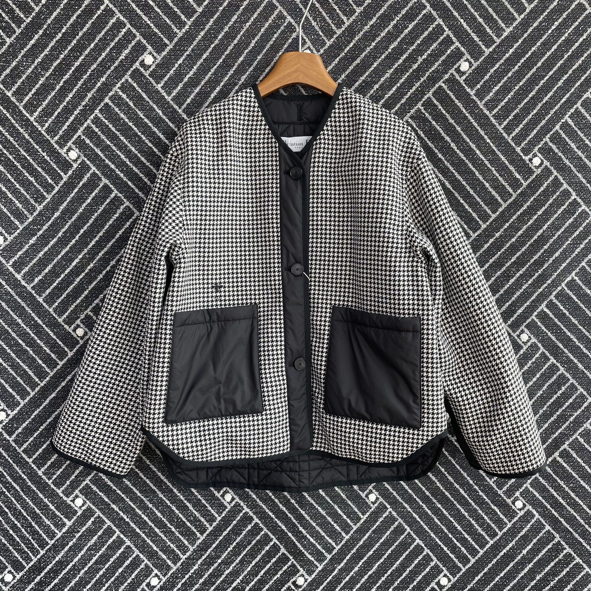 Dior DIOR FW22 houndstooth Vneck women's black 36 jacket Size XS / US 0-2 / IT 36-38 - 1 Thumbnail