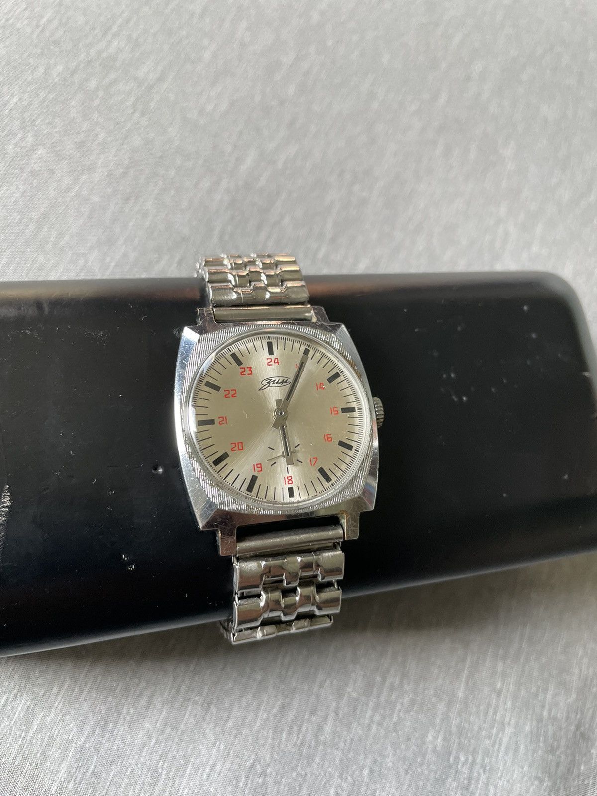 image of Vintage 70's Zim Ussr Soviet 15 Jewels Wristwatch in Silver, Men's