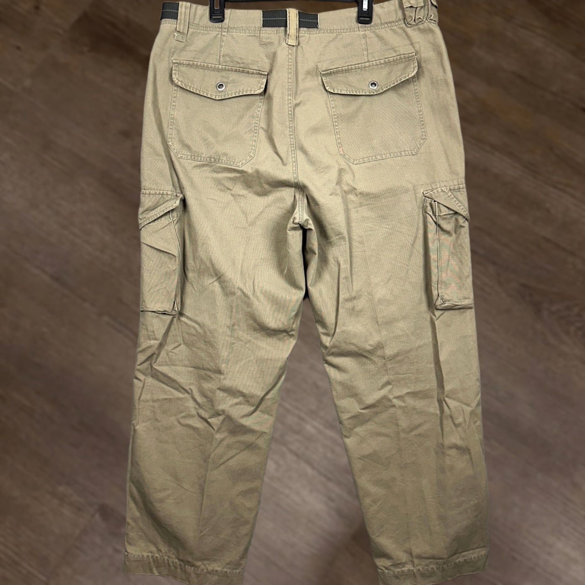 Old Navy Old Navy Cargo Pants Men 40x32 Tan Canvas Straight Leg Cargo Belted Utility Pockets EUC Size US 40 / EU 56 - 1 Thumbnail