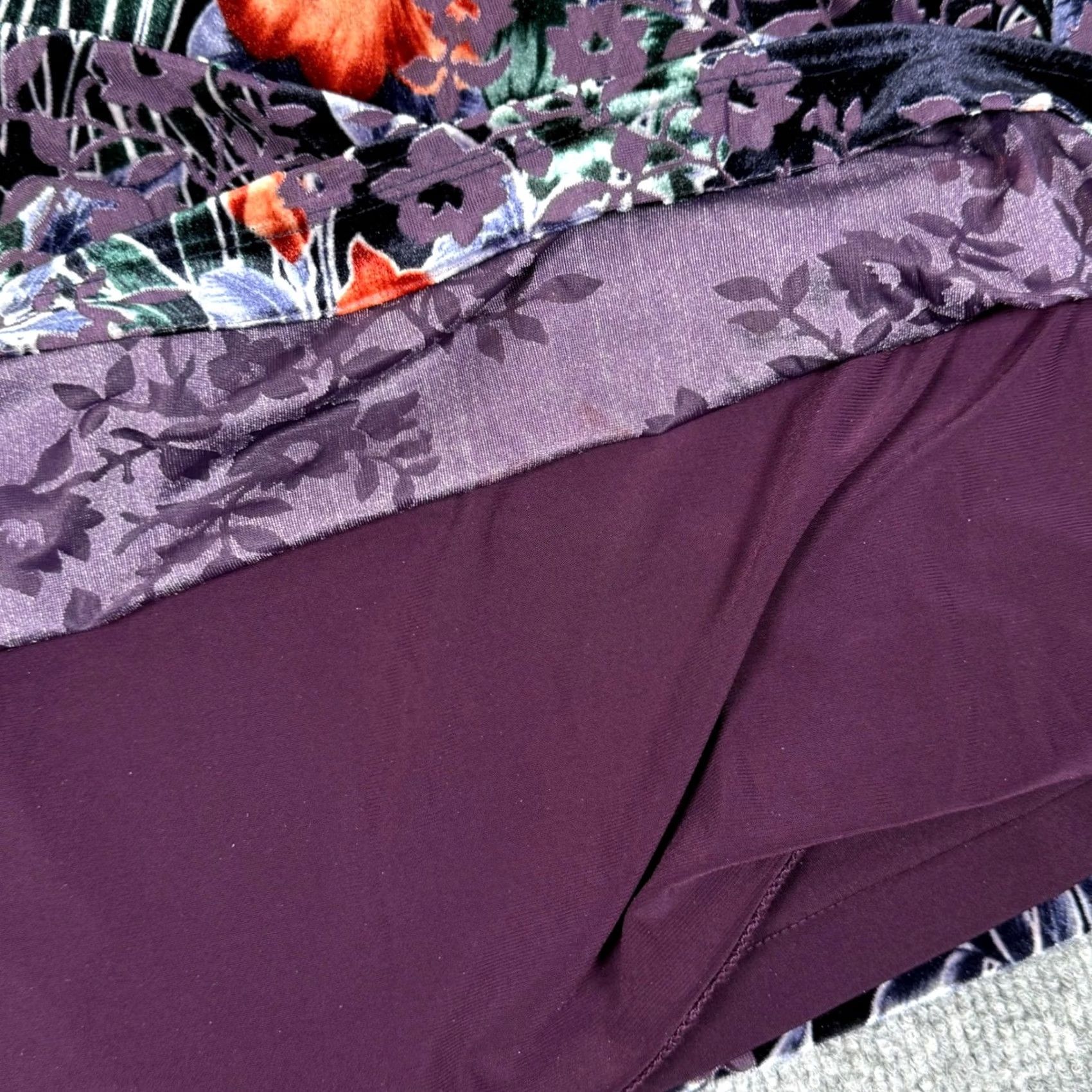 Vintage Susan Graver Round Neck Velvet Burnout Floral Top Long Sleeve Tunic Women L Purple Vintage No Size L / US 10 / IT 46 - 3 Thumbnail