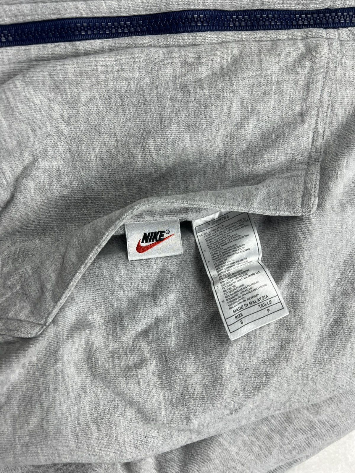 Vintage Vintage Nike Big Logo Oversized Reversible Nylon 90s Jacket Size US S / EU 44-46 / 1 - 6 Thumbnail