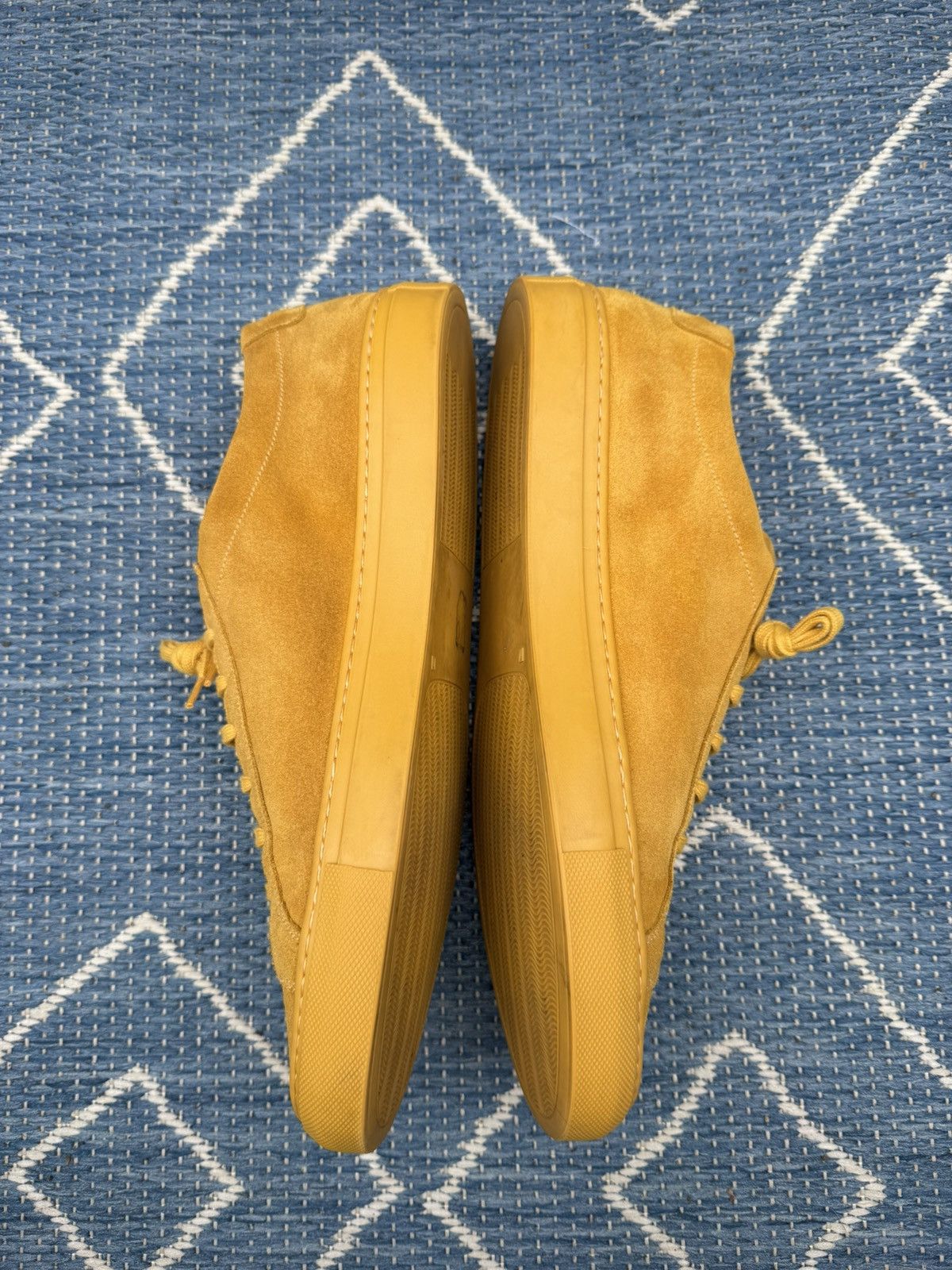 Common Projects Common Projects Achilles low yellow suede size 45–12 Size US 12 / EU 45 - 3 Thumbnail