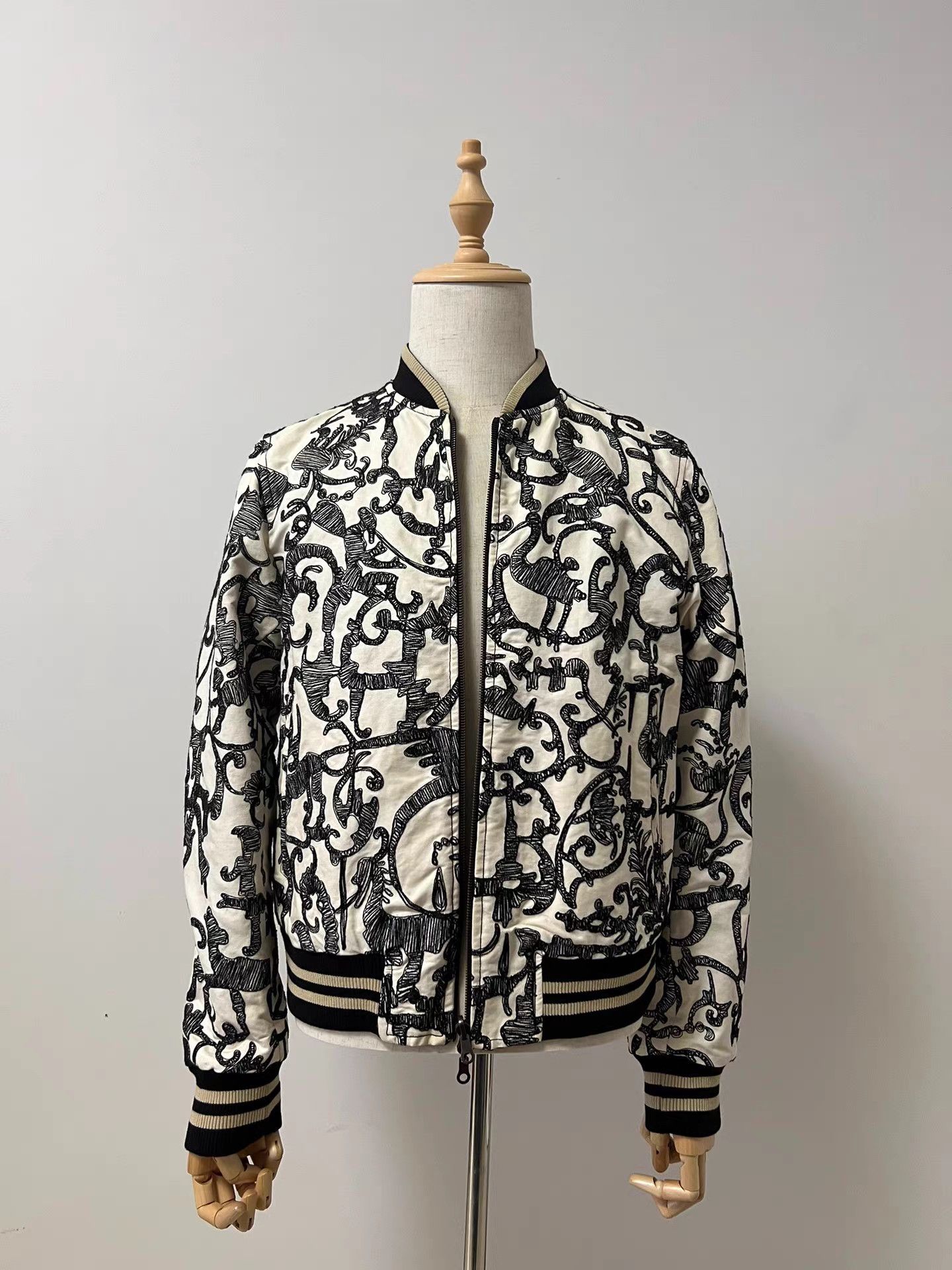 Dries Van Noten Dries Van Noten Runway Linen Embroidered Jacket K9 Size US M / EU 48-50 / 2 - 1 Thumbnail