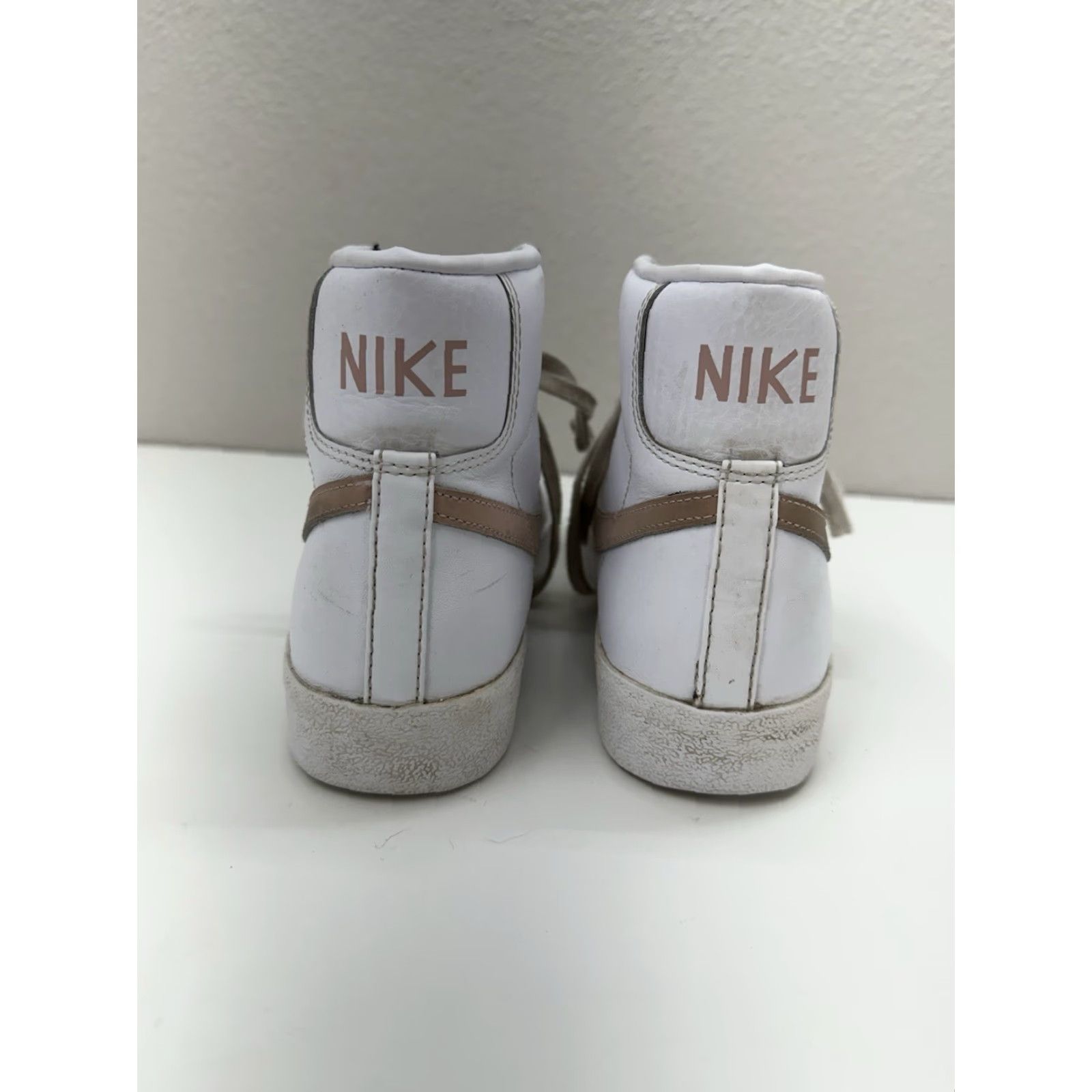 Nike Nike Blazer Mid 77 Womens Sneakers Size 11 Nike White Pink CZ1055-118 Shoes Size L / US 10 / IT 46 - 5 Thumbnail