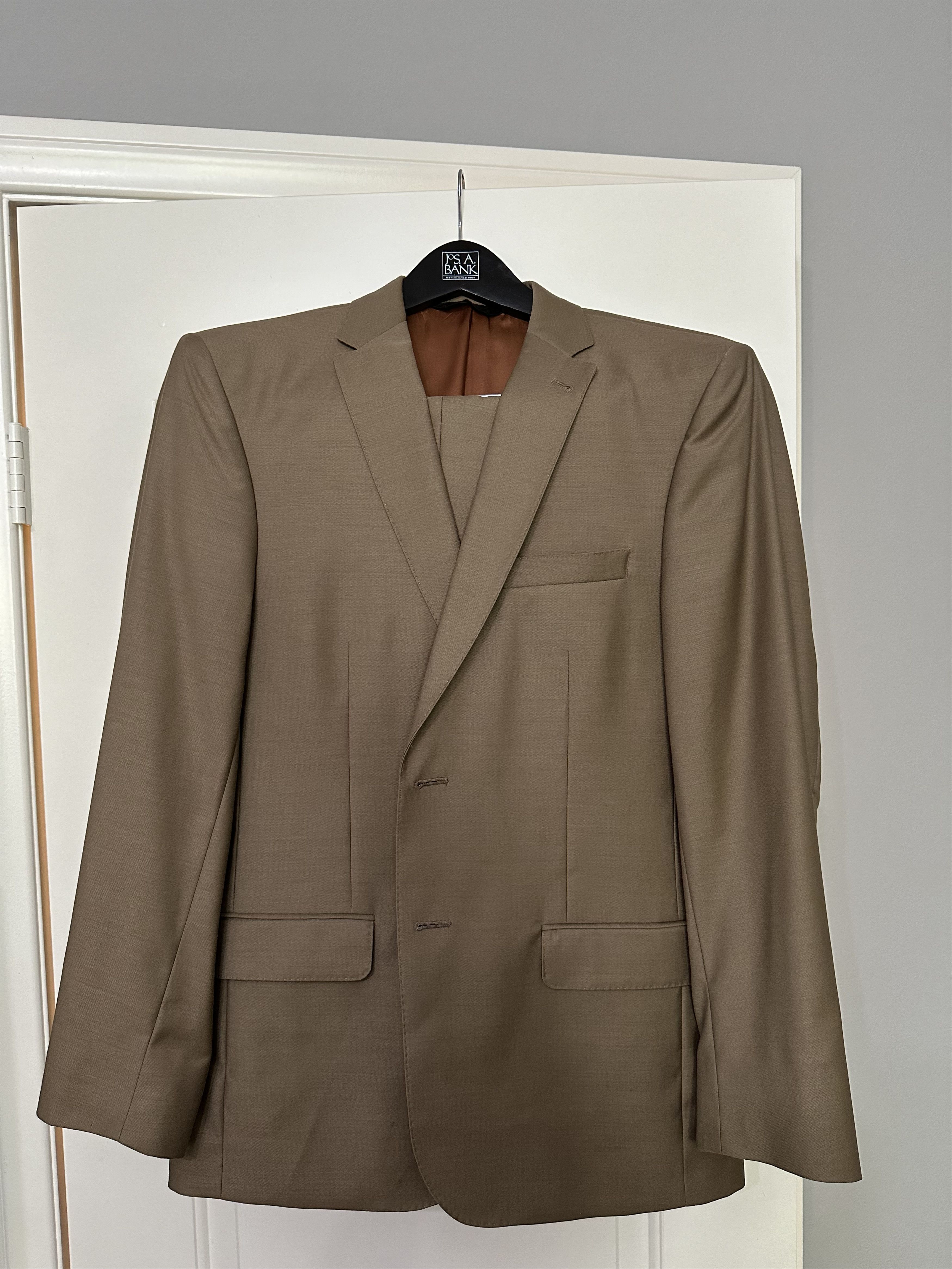 Jos. A. Bank JoS. A. Bank 100% Wool Slim 2 Piece Suit Size 40R - 1 Thumbnail