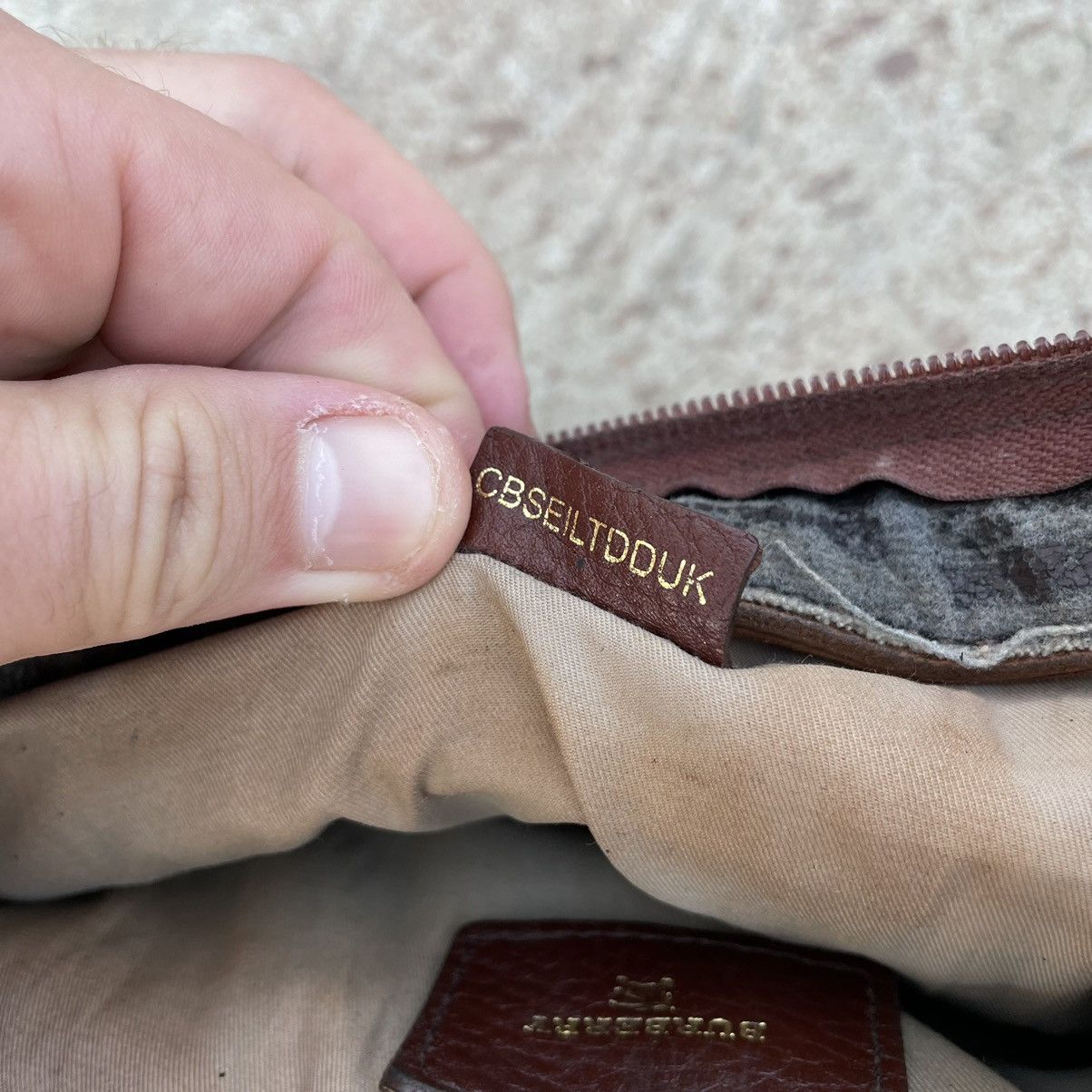 Burberry × Hypebeast Vintage Burberry Hand Bag Woll Y2K 90s Style USA Size ONE SIZE - 11 Thumbnail
