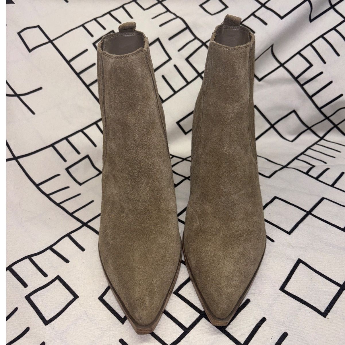 Marc Fisher Marc Fisher Suede Marela Ankle Bootie Size US 9 / IT 39 - 2 Thumbnail