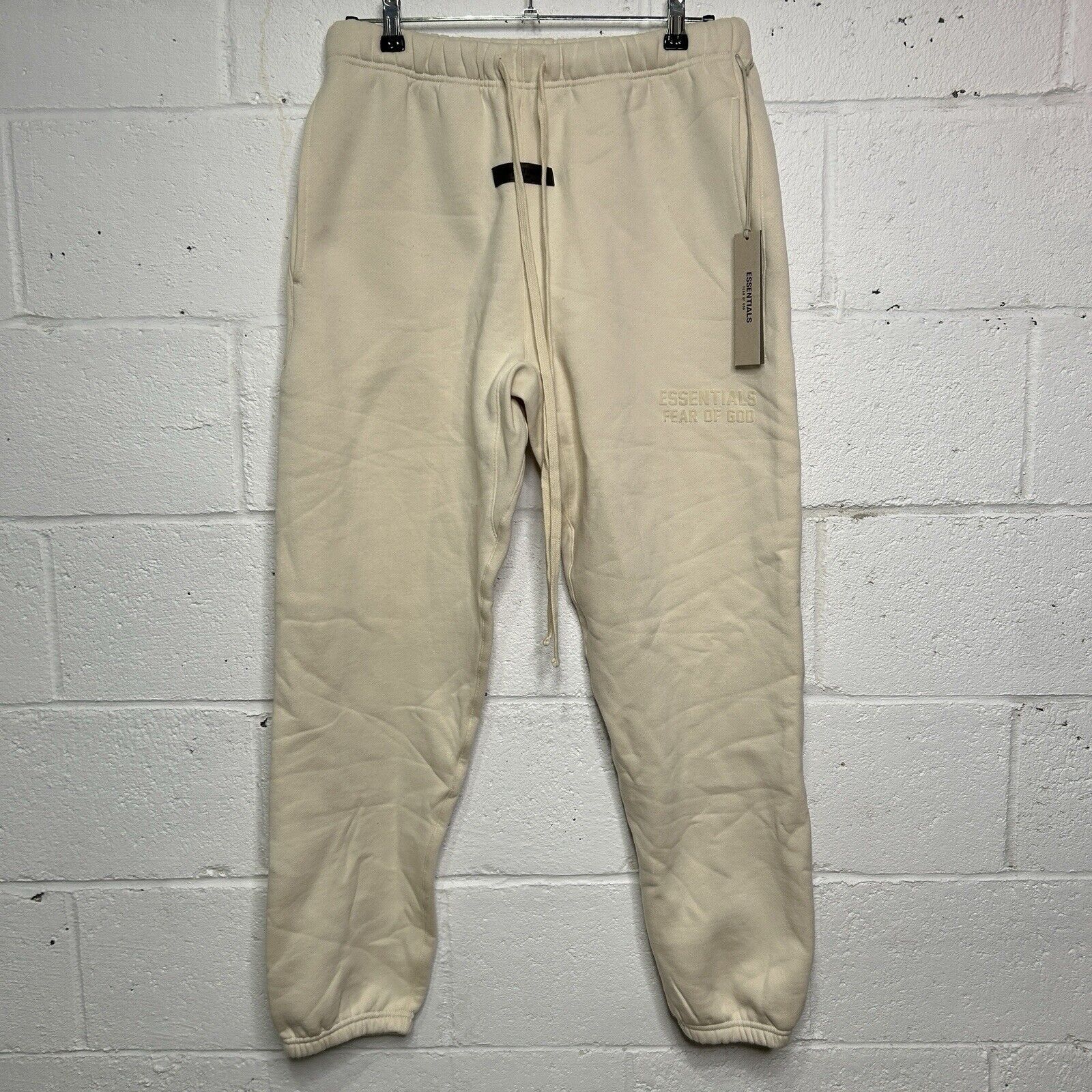 Essentials hotsell FOG SweatPants Egg shell size Small