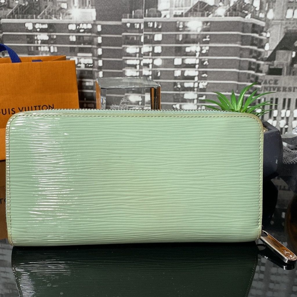 Louis Vuitton Auth Rare Louis Vuitton Epi Electric Patent Leather Wallet Size ONE SIZE - 13 Thumbnail