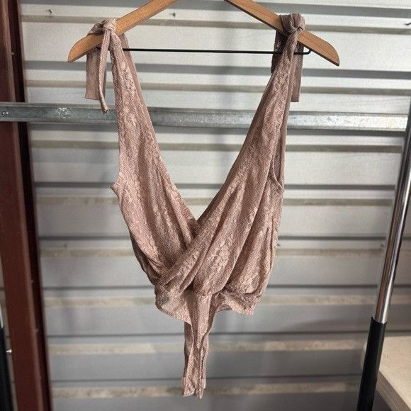 Free People NWT FREE PEOPLE INTIMATELY TAUPE TAN BODYSUIT SZ SMALL Size S / US 4 / IT 40 - 4 Thumbnail