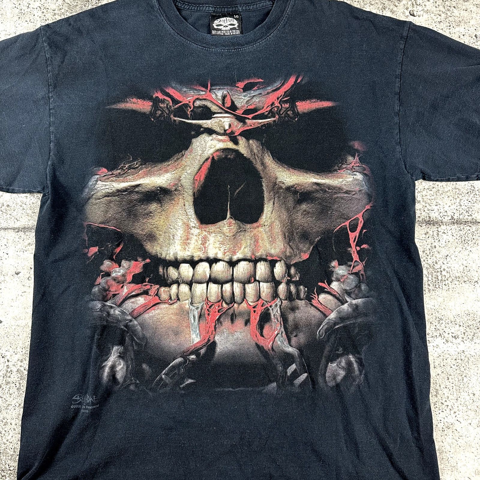 Vintage Vintage Skulbone Y2K Shirt Skull Print Size Large Size US L / EU 52-54 / 3 - 4 Thumbnail