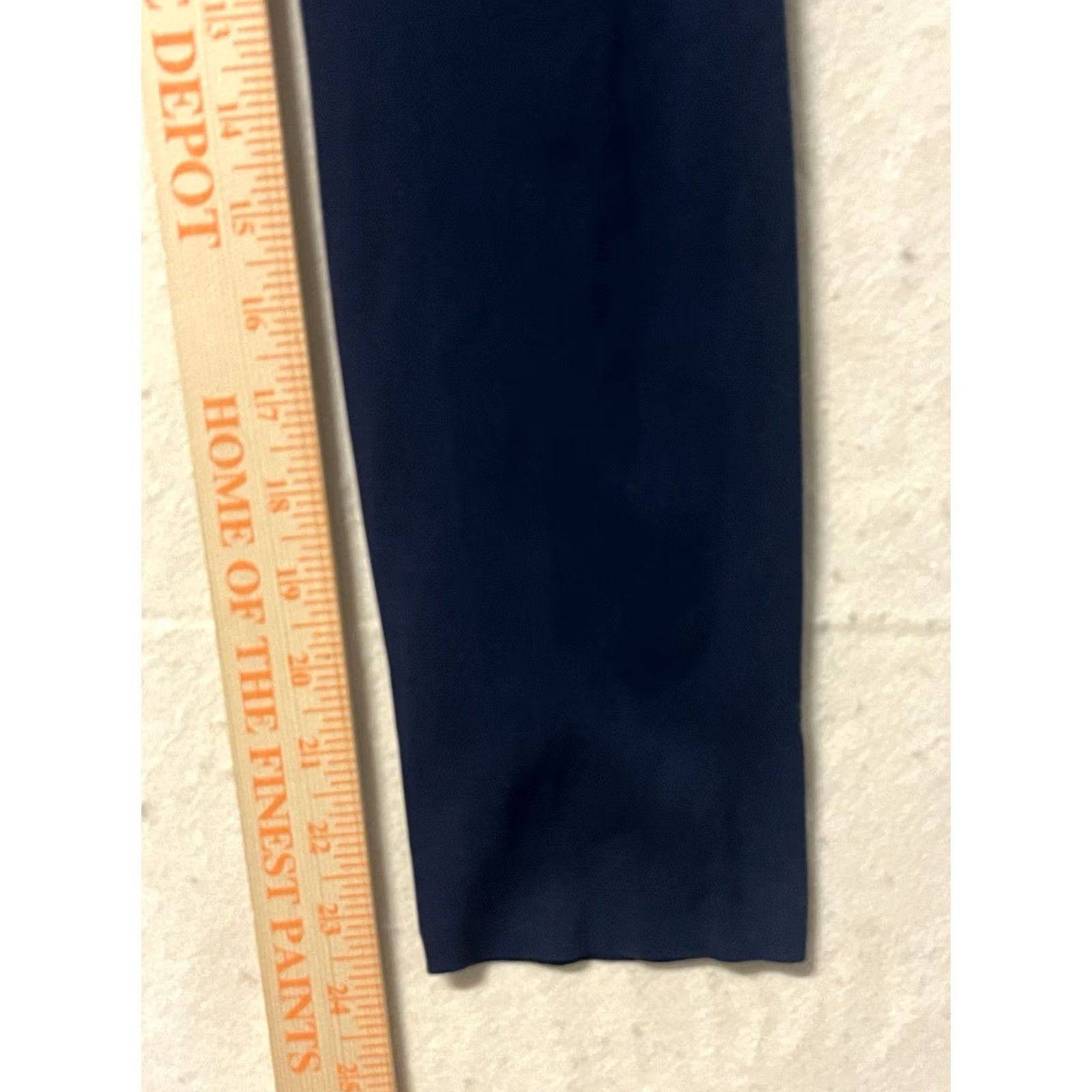 Lululemon Lululemon Women's Leggings Cropped Size 8 Navy Blue Athletic Pockets Run Workout Size 30" / US 8 / IT 44 - 5 Thumbnail