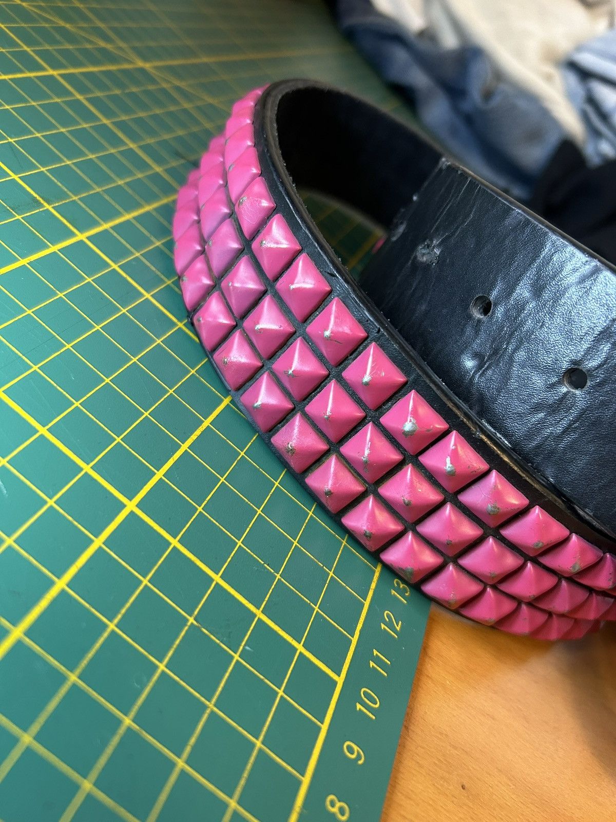 Burton Vintage Burton pink studded leather belt Size ONE SIZE - 3 Thumbnail