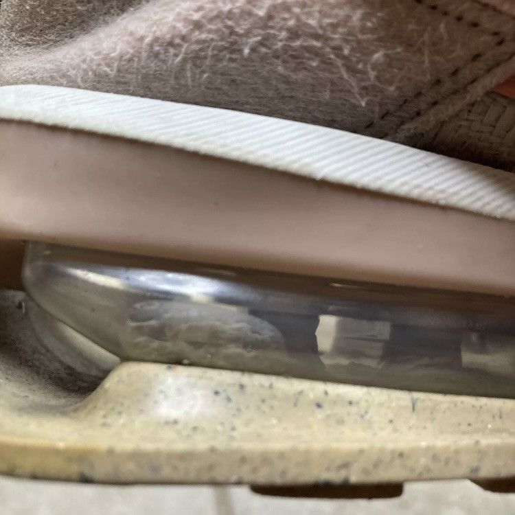 Nike Nike Air Max Pre-Day SE Sun Club Light Orewood/Brown Size 9 Size US 9 / IT 39 - 9 Thumbnail