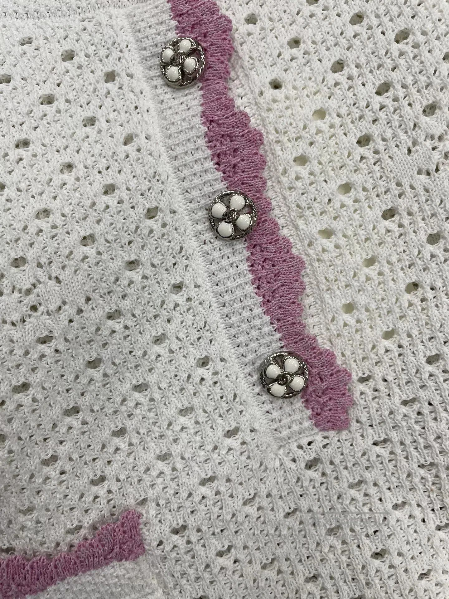 Chanel Chanel White Knit Sleeveless Top with Pink Trim. Size US XS / EU 42 / 0 - 2 Thumbnail
