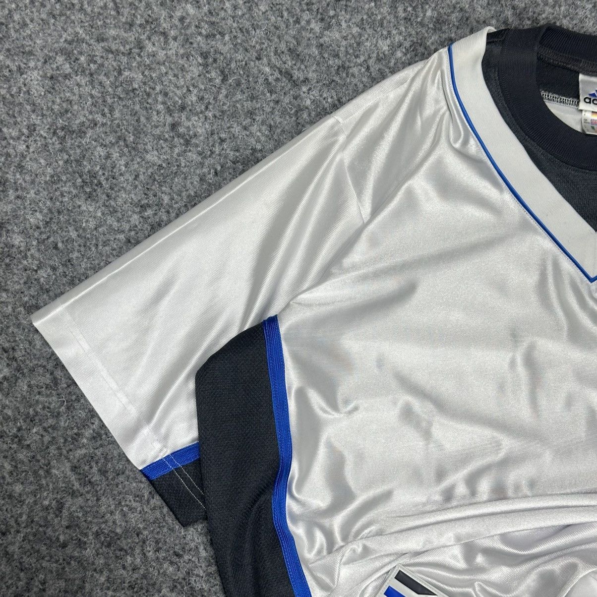 Adidas VTG Ultra Rare Thirsts Nylon Tee Sportwear Basketball Size M Size US M / EU 48-50 / 2 - 3 Thumbnail