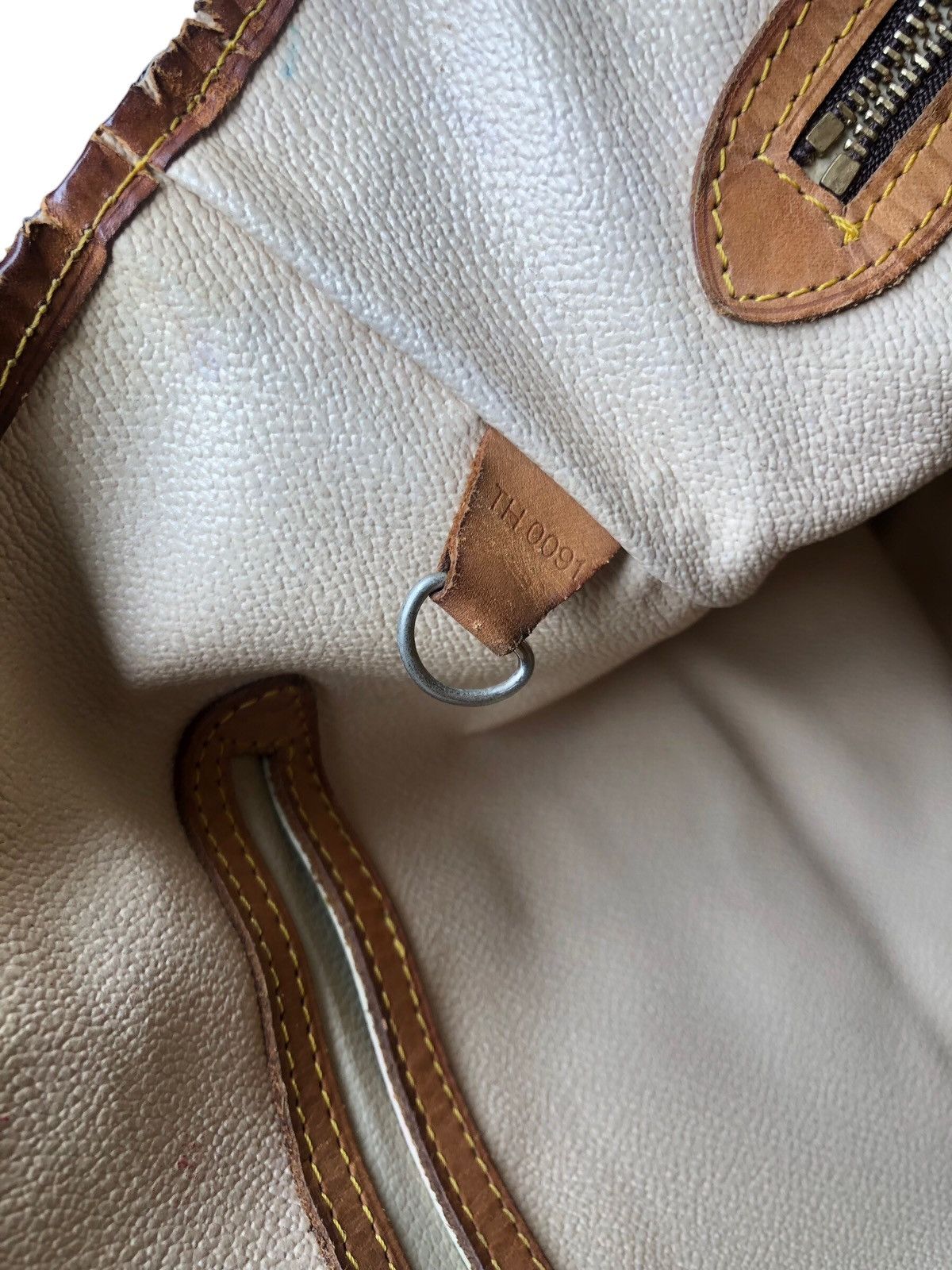 Louis Vuitton 🔥Vintage LOUIS VUITTON LV Monogram Bucket Cloth GM Tote Bag Size ONE SIZE - 11 Thumbnail