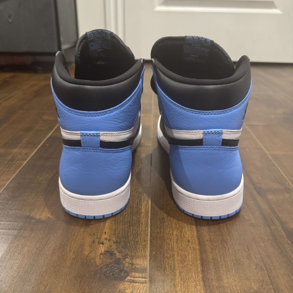Jordan Brand Air Jordan 1 Retro High OG 'UNC Toe' Size US 12 / EU 45 - 5 Thumbnail