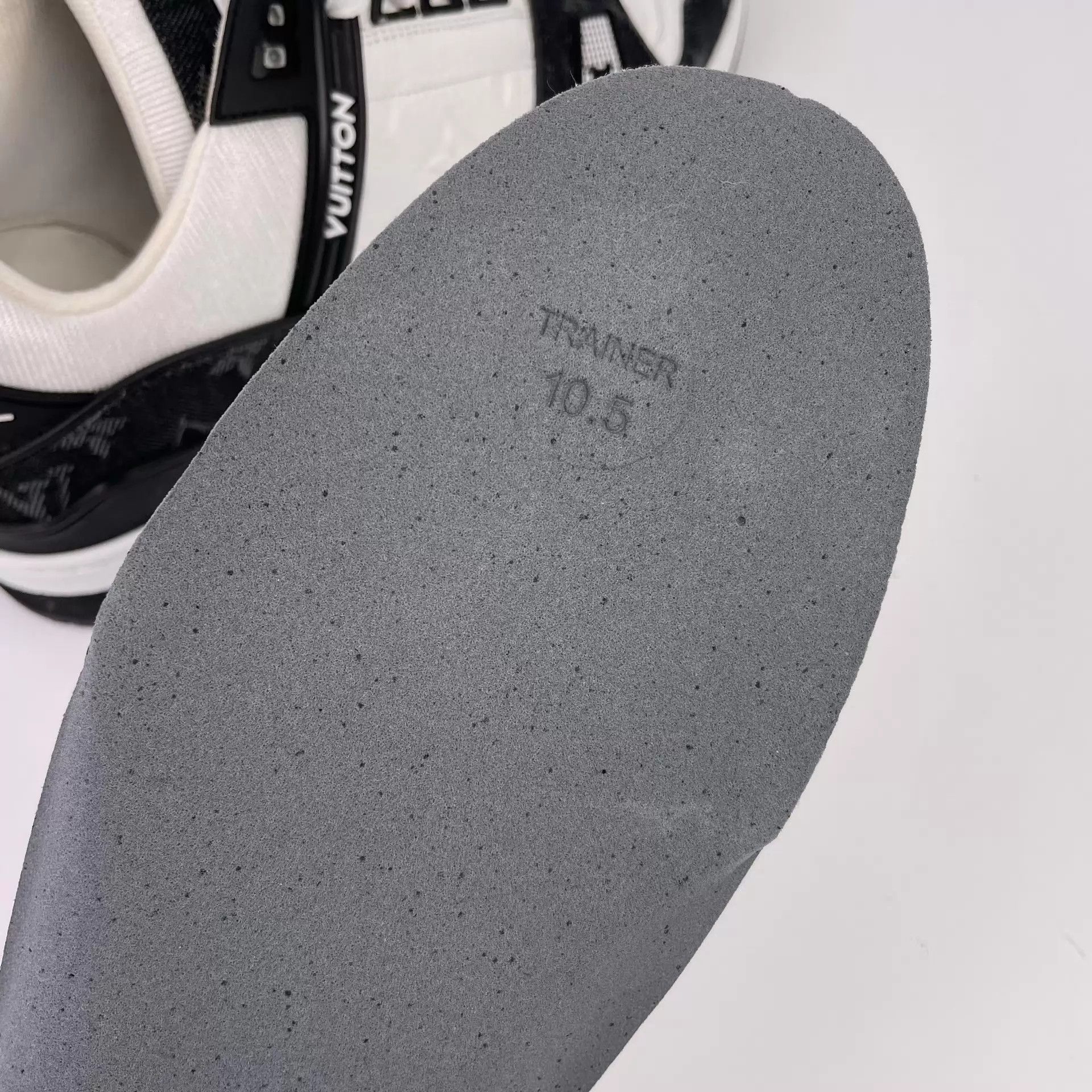 Louis Vuitton lv Trainer Black & White Denim US 10 Chip Size US 10 / EU 43 - 7 Thumbnail