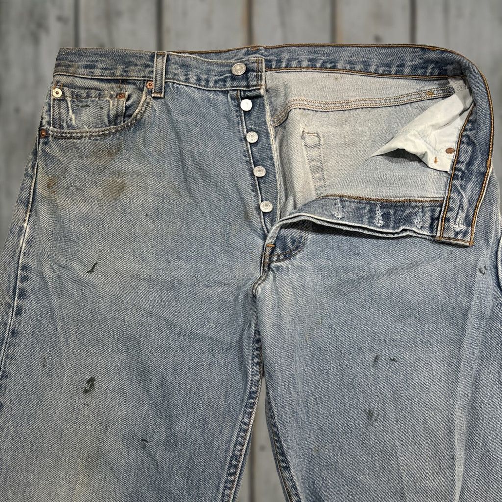 Levi's VINTAGE Levi’s 501 Jeans Men 34x31 Button Fly Blue Fade Thrash USA Jeans Men 34x31 Blue Size US 34 / EU 50 - 1 Thumbnail