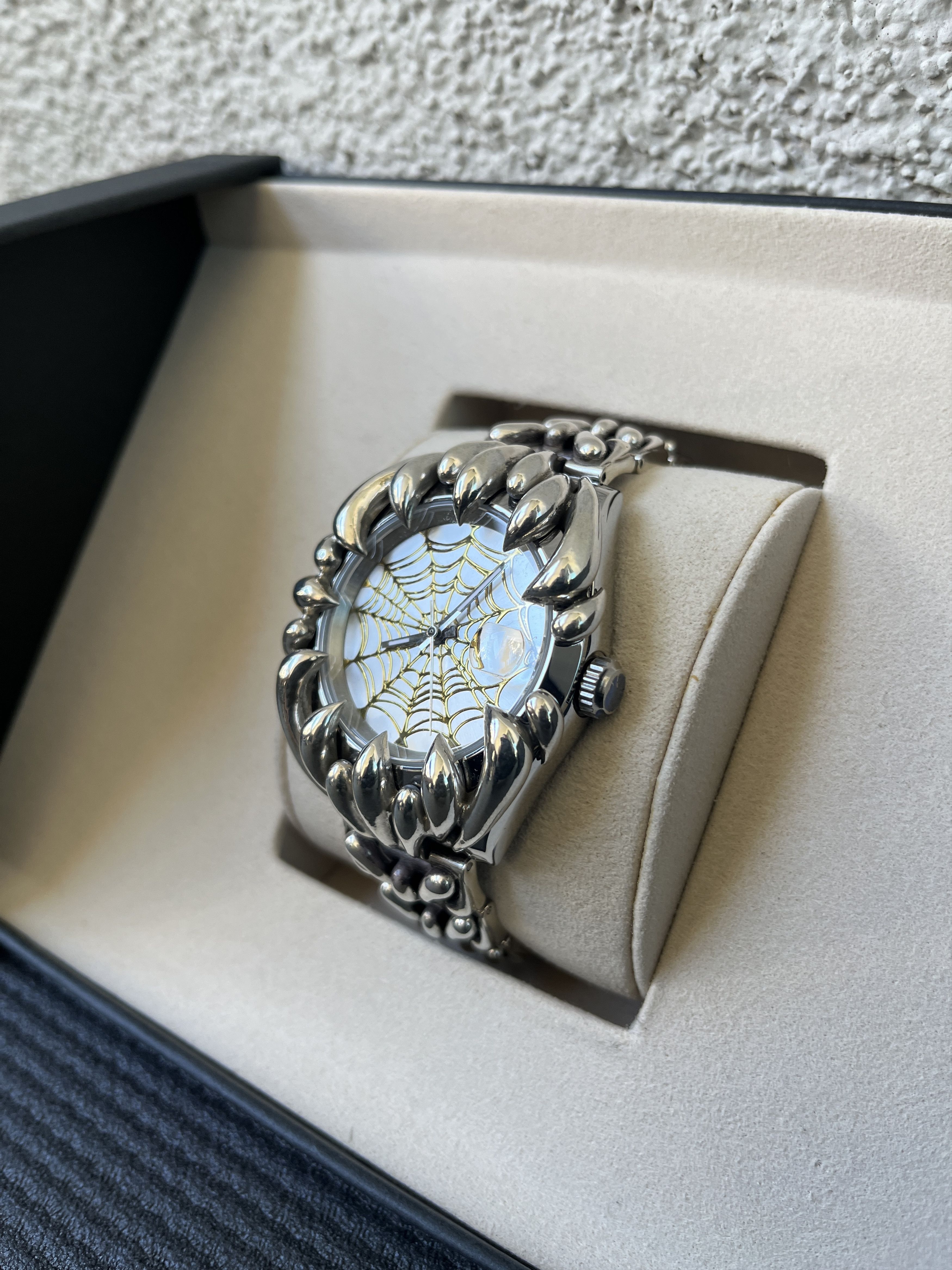 Alabaster Industries Alabaster Industries Golden Web Spider Stainless Steel Watch Size 40 - 2 Thumbnail