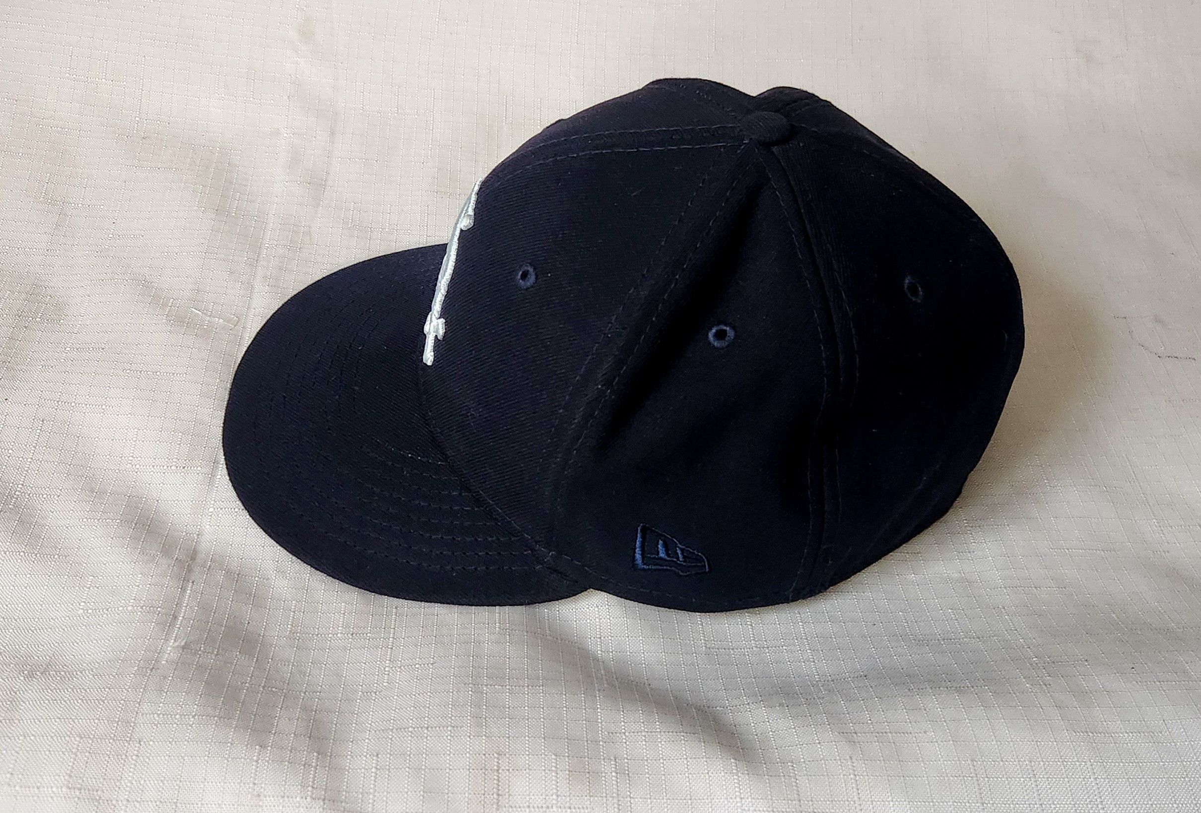 New Era New Era X Hat Club Exclusive SZ 7 3/8 2005 World Series Size ONE SIZE - 5 Thumbnail